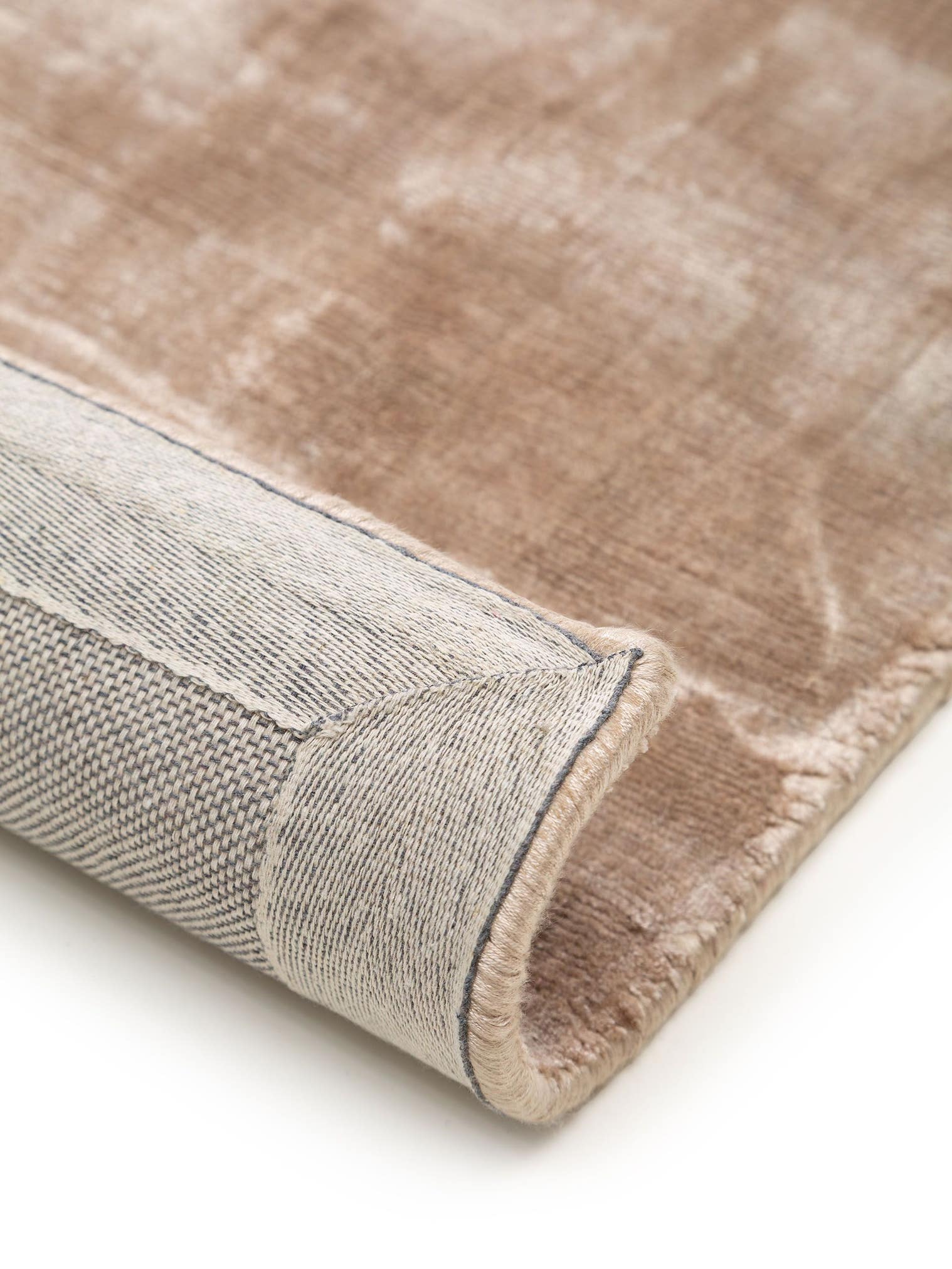 Rug made of 100% Viscose in Taupe with a 6 - 10 mm high pile by benuta Pure