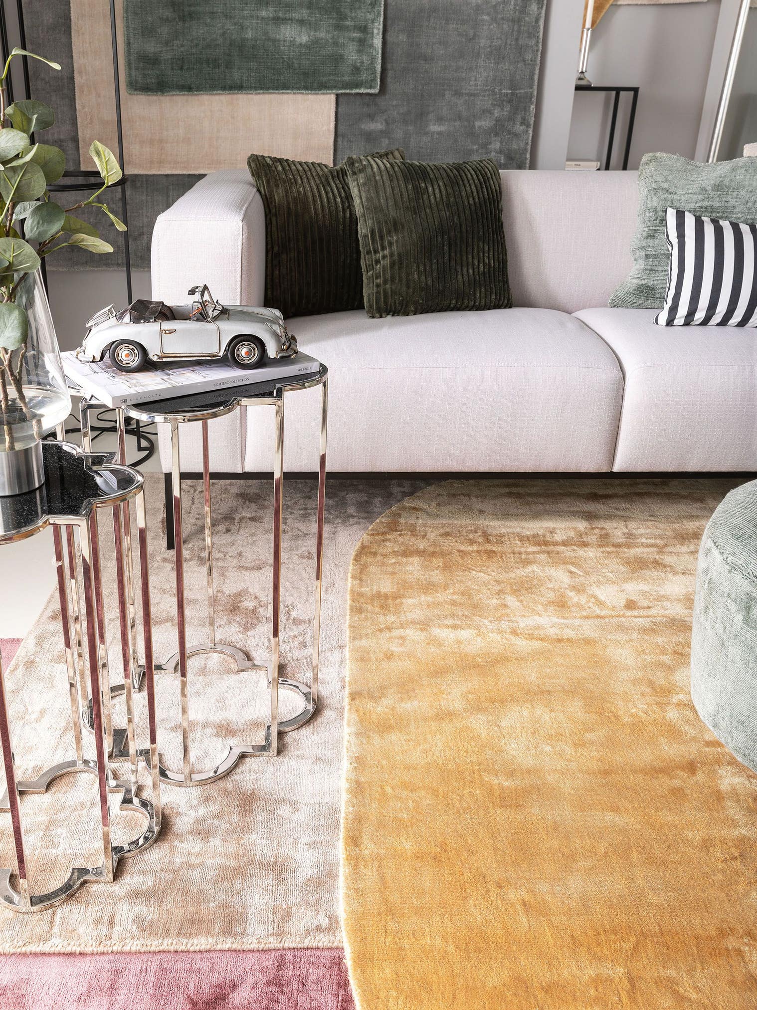 Rug made of 100% Viscose in Taupe with a 6 - 10 mm high pile by benuta Pure