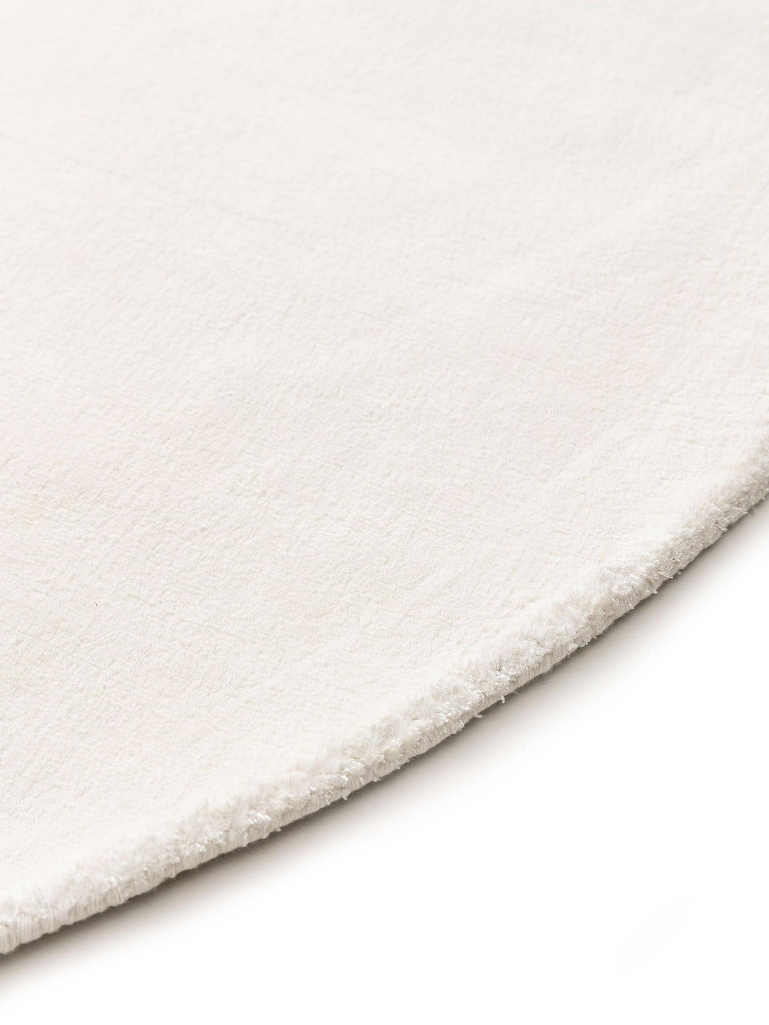 Tapis en 100% Viscose en Gris avec une pile de 6 - 10 mm de hauteur de benuta Pure