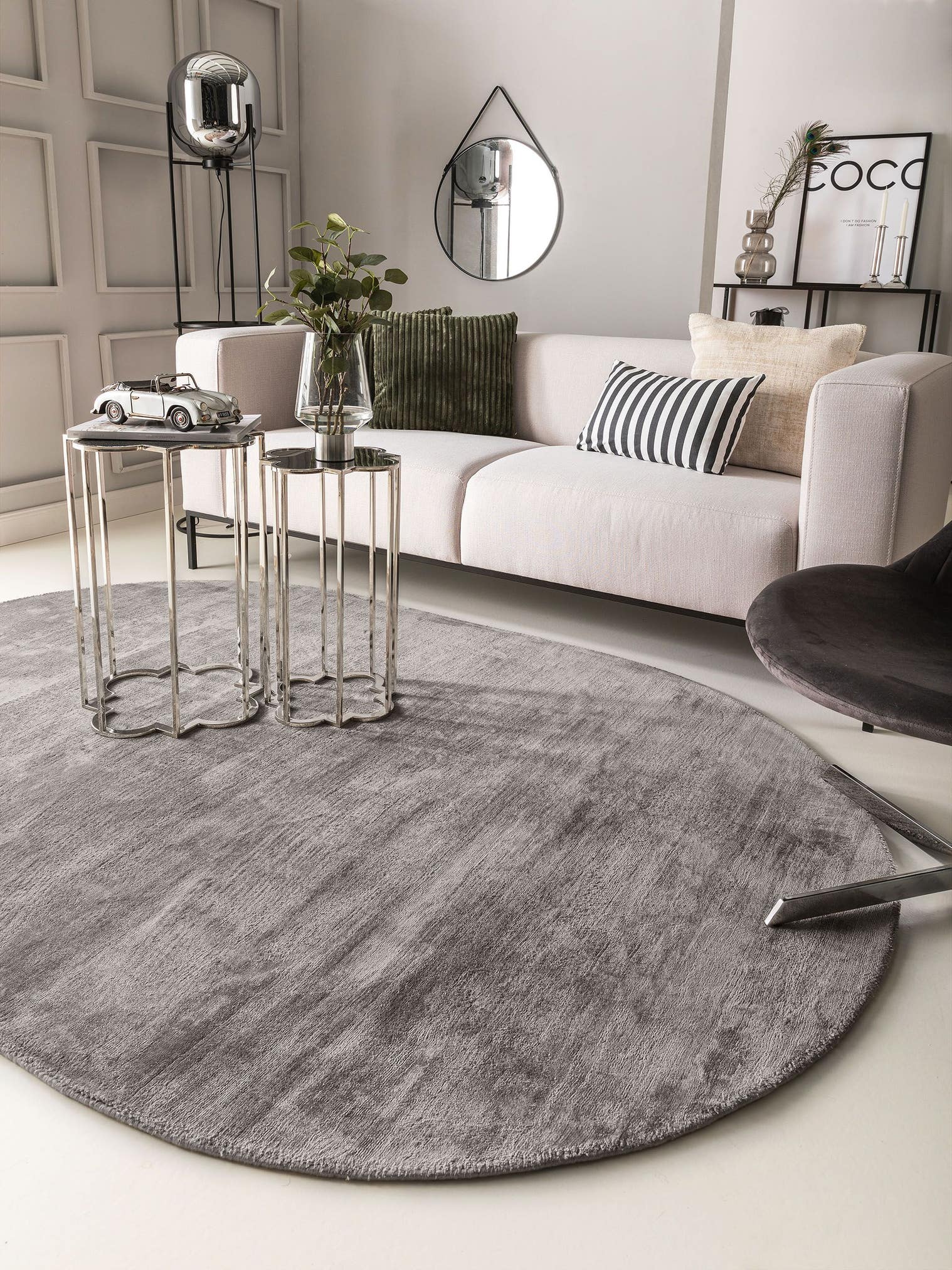 Tapis en 100% Viscose en Gris avec une pile de 6 - 10 mm de hauteur de benuta Pure