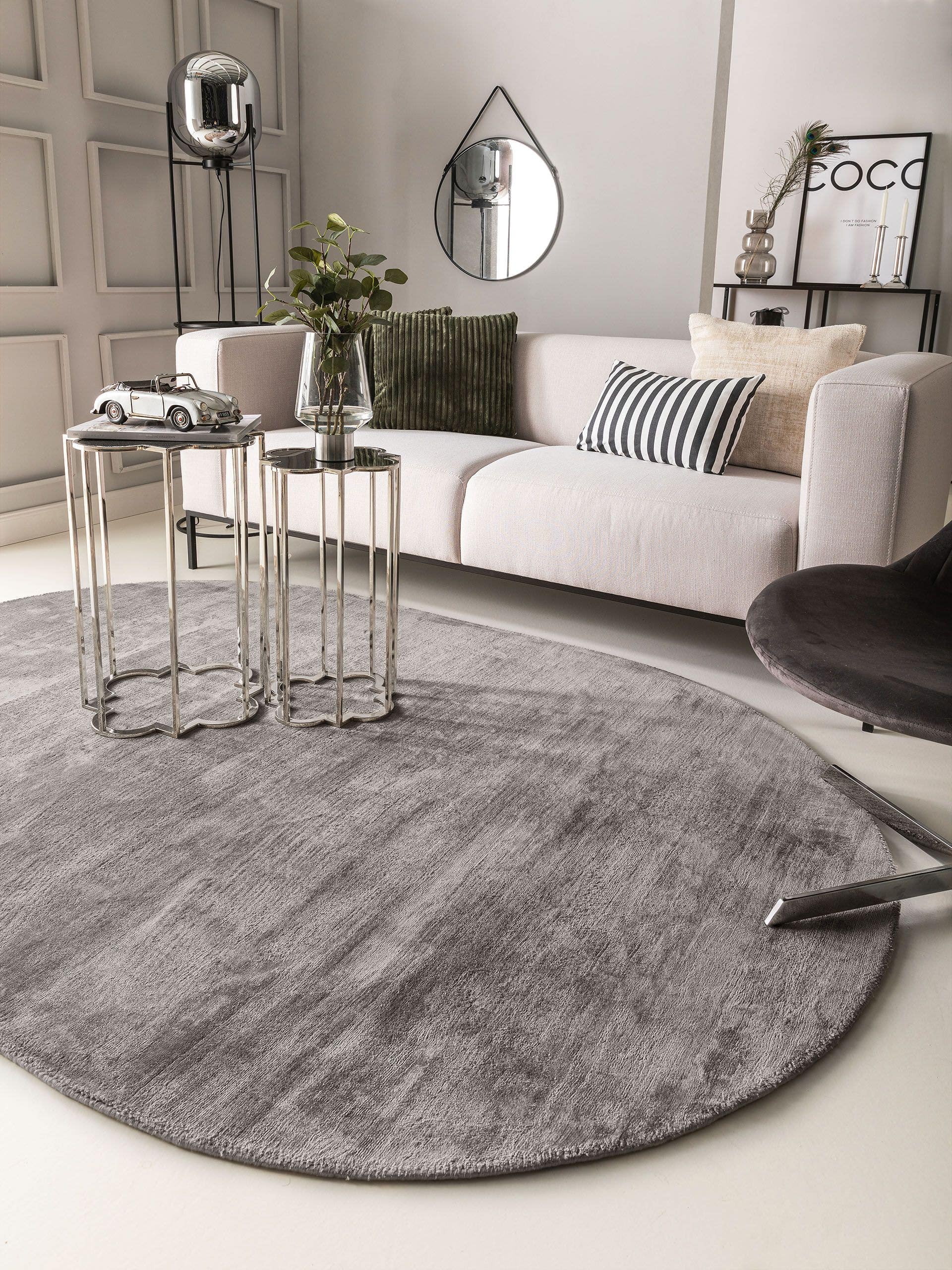 Rug made of 100% Viscose in Grey with a 6 - 10 mm high pile by benuta Pure