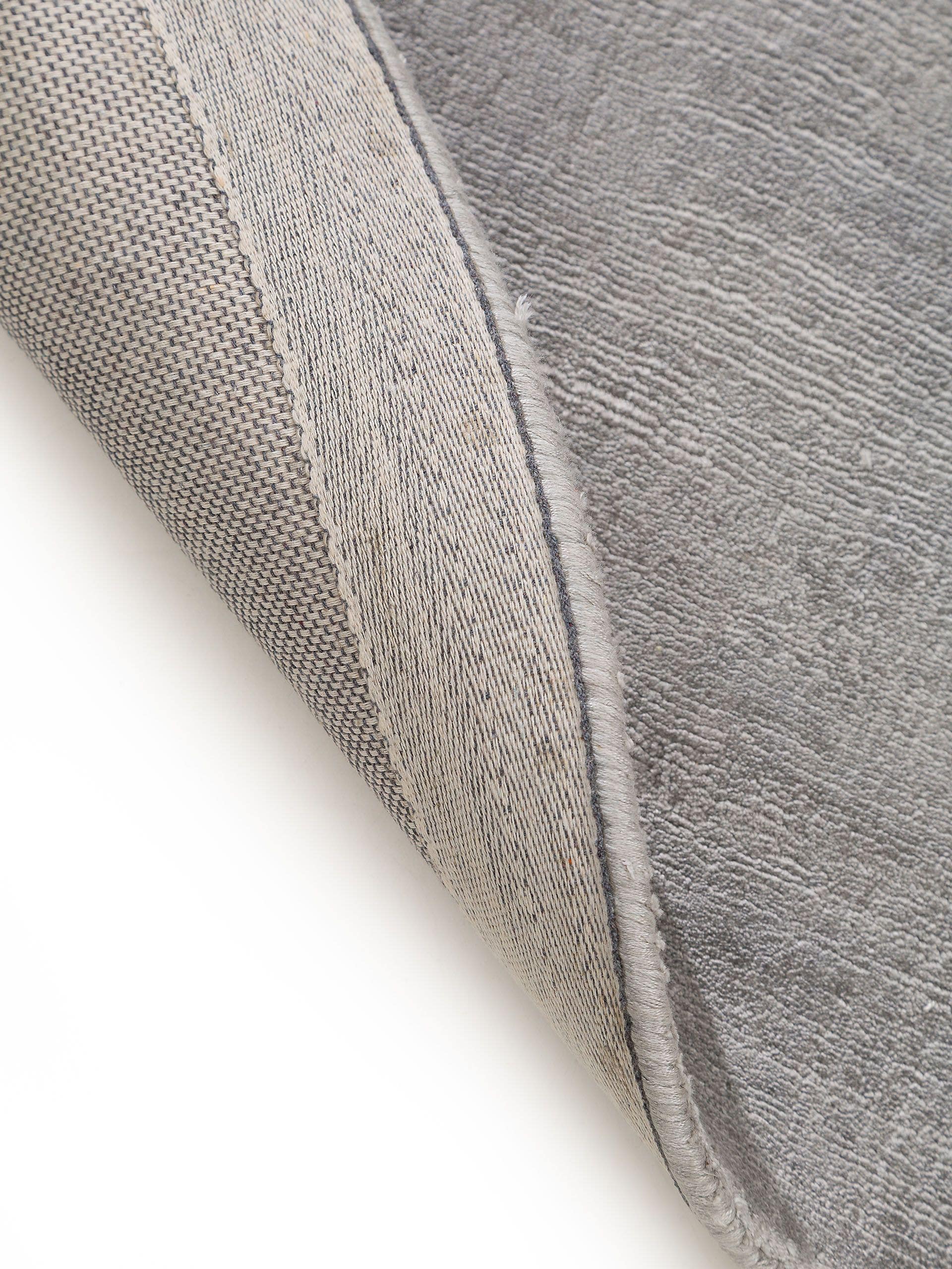 Rug made of 100% Viscose in Grey with a 6 - 10 mm high pile by benuta Pure