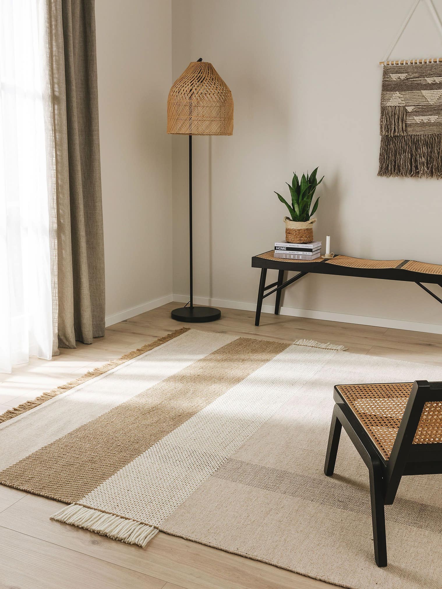 Tappeto di 75% Lana, 20% Cotone, 5% Poliammide in Beige con pelo alto 1- 5 mm da benuta Pure