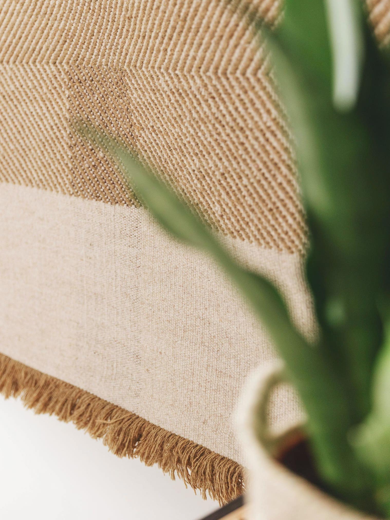 Tappeto di 75% Lana, 20% Cotone, 5% Poliammide in Beige con pelo alto 1- 5 mm da benuta Pure