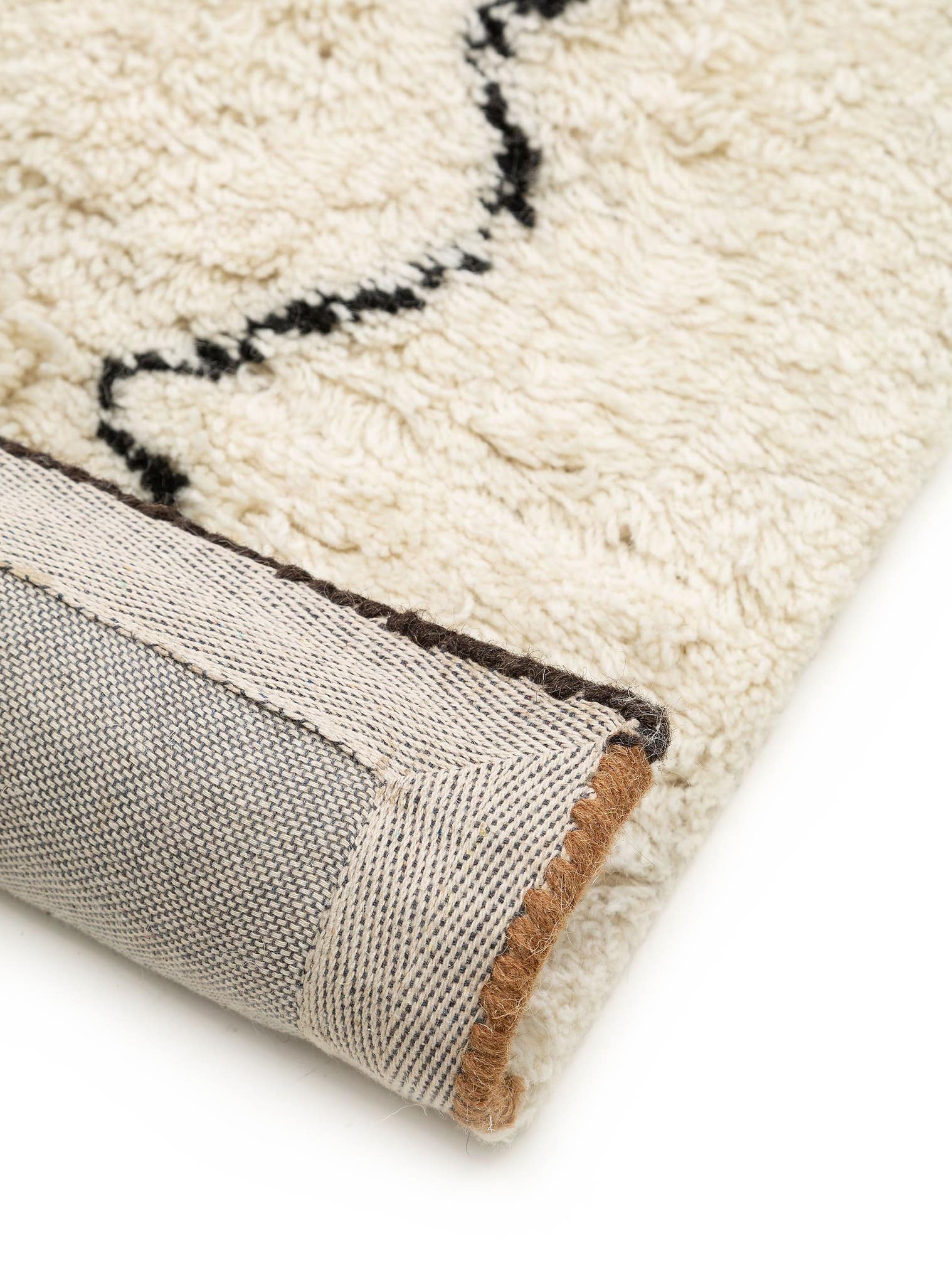 Teppich aus 100% Wolle in Grau mit 21 bis 30 mm hohem Flor von benuta Pure