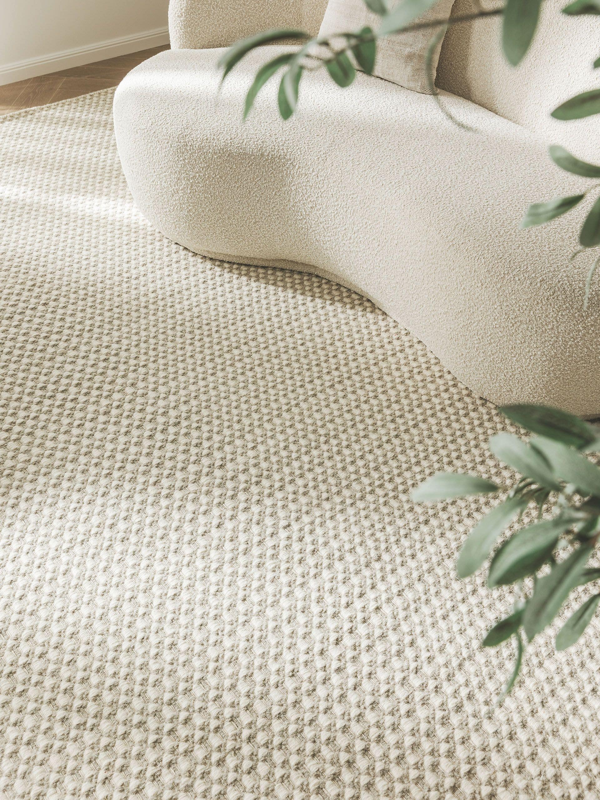Rug made of 80% wool, 20% cotton in Beige with a 21 - 30 mm high pile by benuta Finest