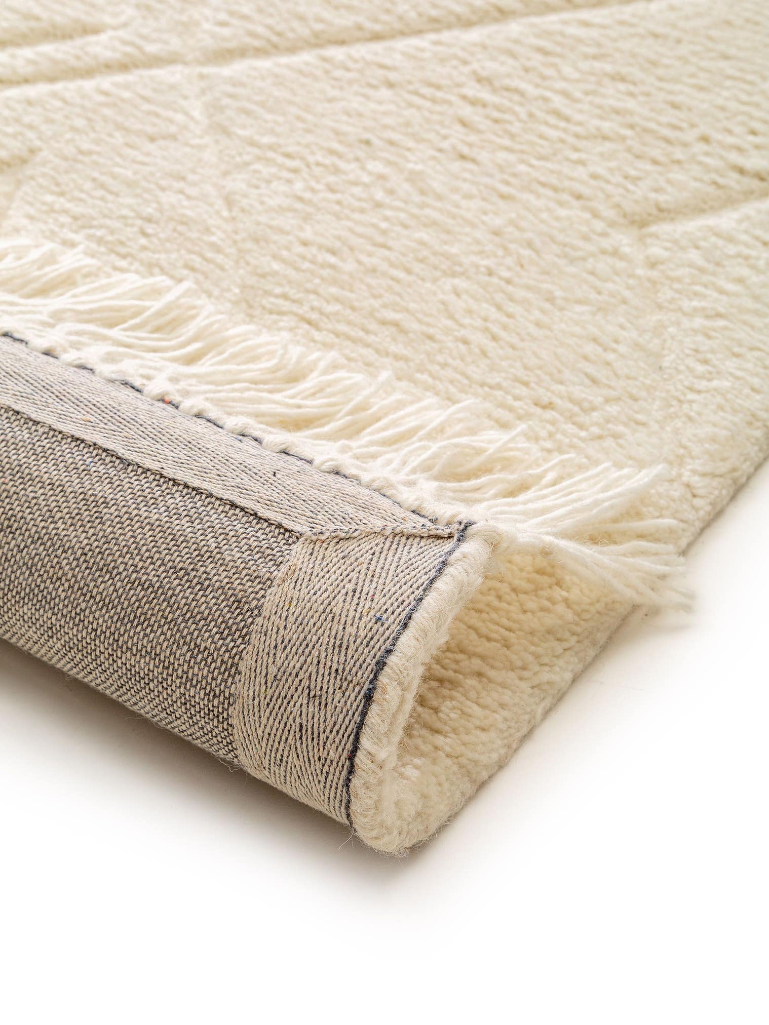 Rug made of 100% Wool from (New Zealand) in White with a 21 - 30 mm high pile by benuta Finest