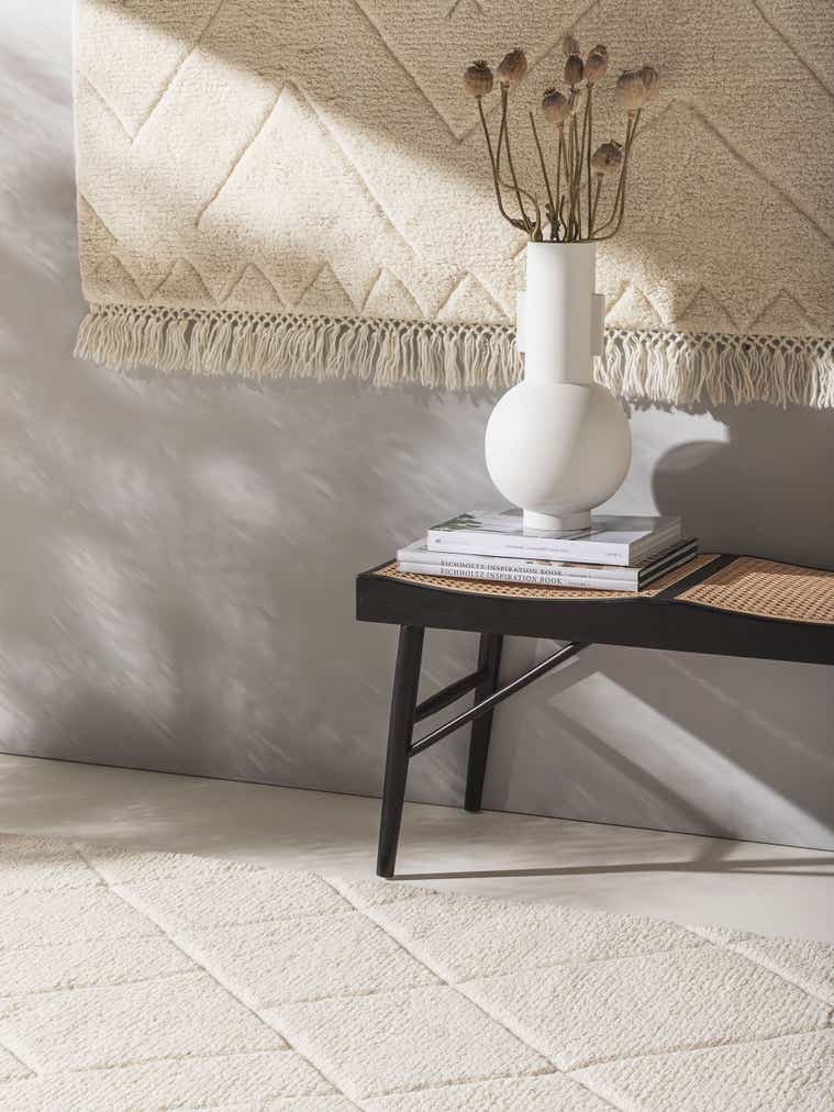 Rug made of 100% Wool from (New Zealand) in White with a 21 - 30 mm high pile by benuta Finest