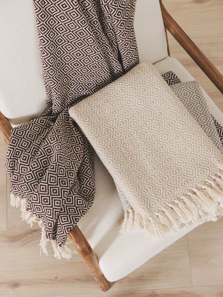 Cotton blanket Jasmin Grey in  design made of 100% Cotton by benuta Nest