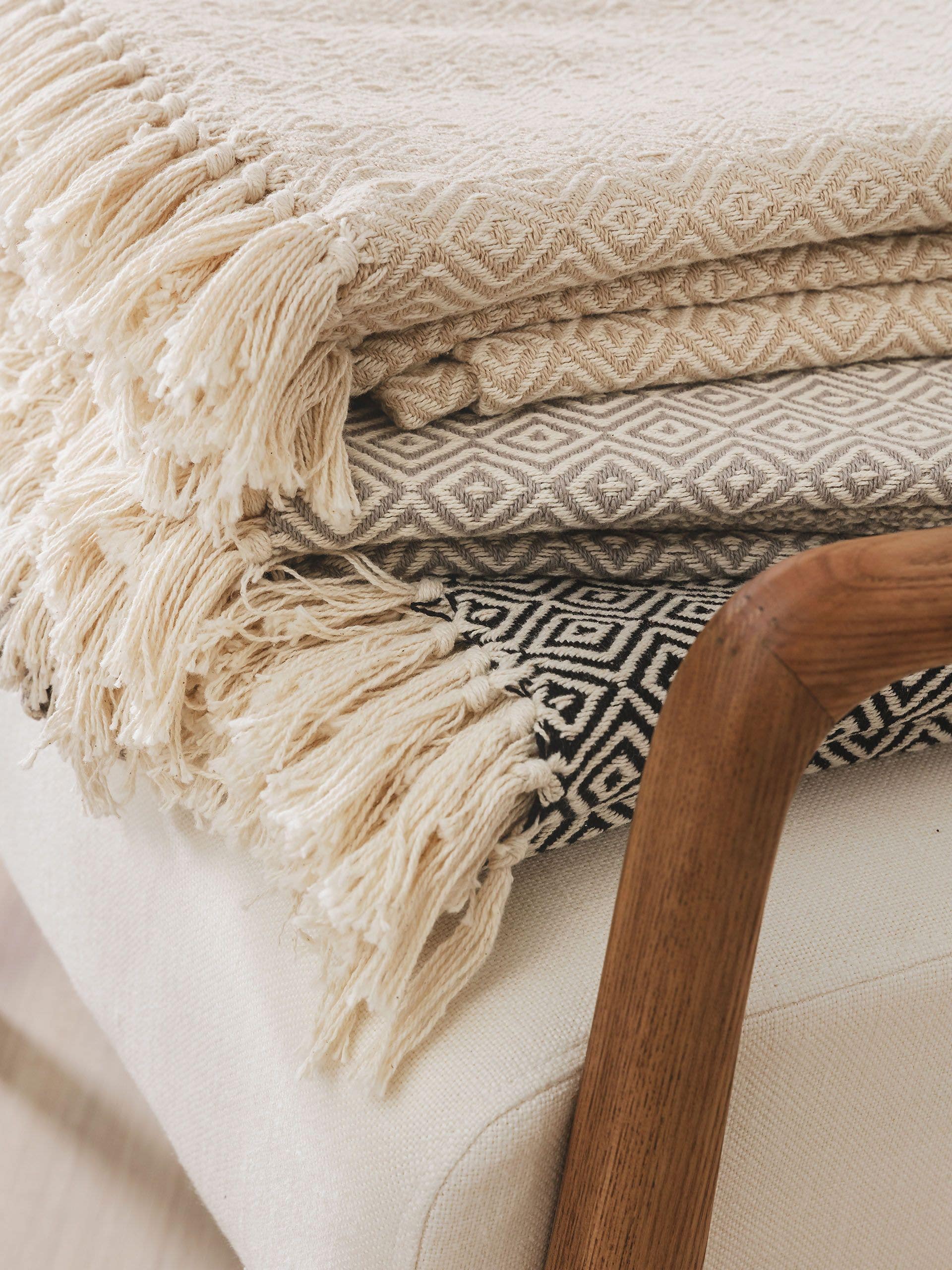 Koc bawełniany Jasmin czarny com design  em 100% Bawełna da benuta Nest