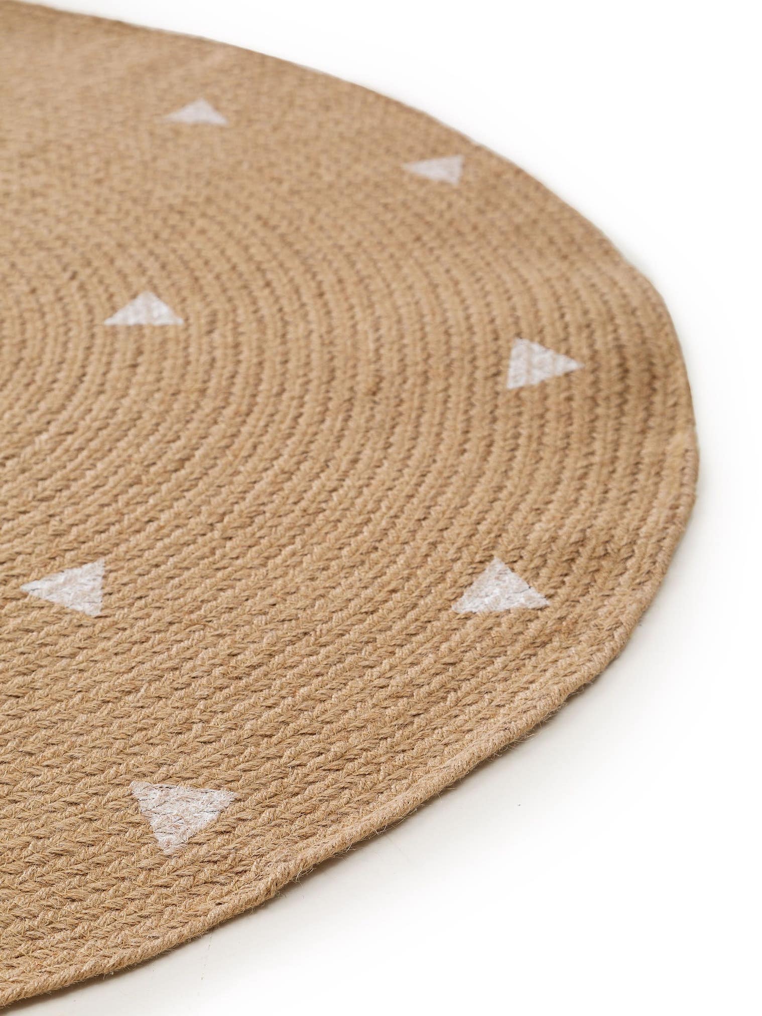 Rug made of 100% Jute in Brown with a 1- 5 mm high pile by Lytte