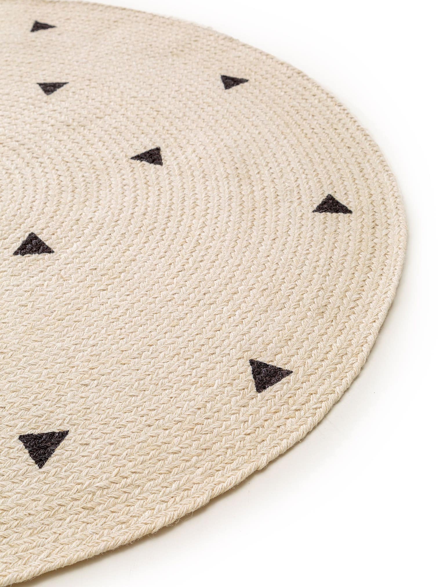 Rug made of 100% Jute in Beige with a 1- 5 mm high pile by Lytte