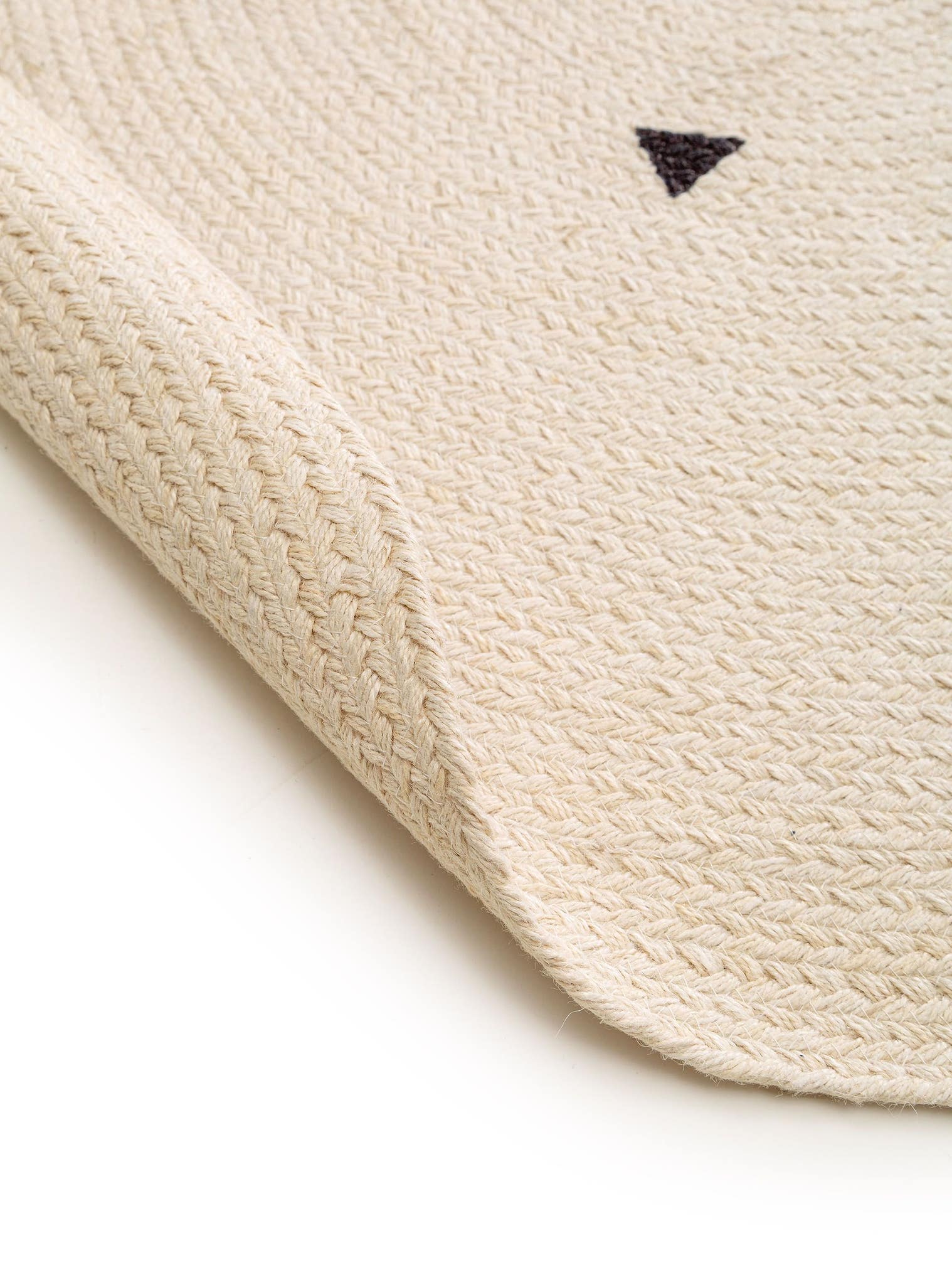 Rug made of 100% Jute in Beige with a 1- 5 mm high pile by Lytte