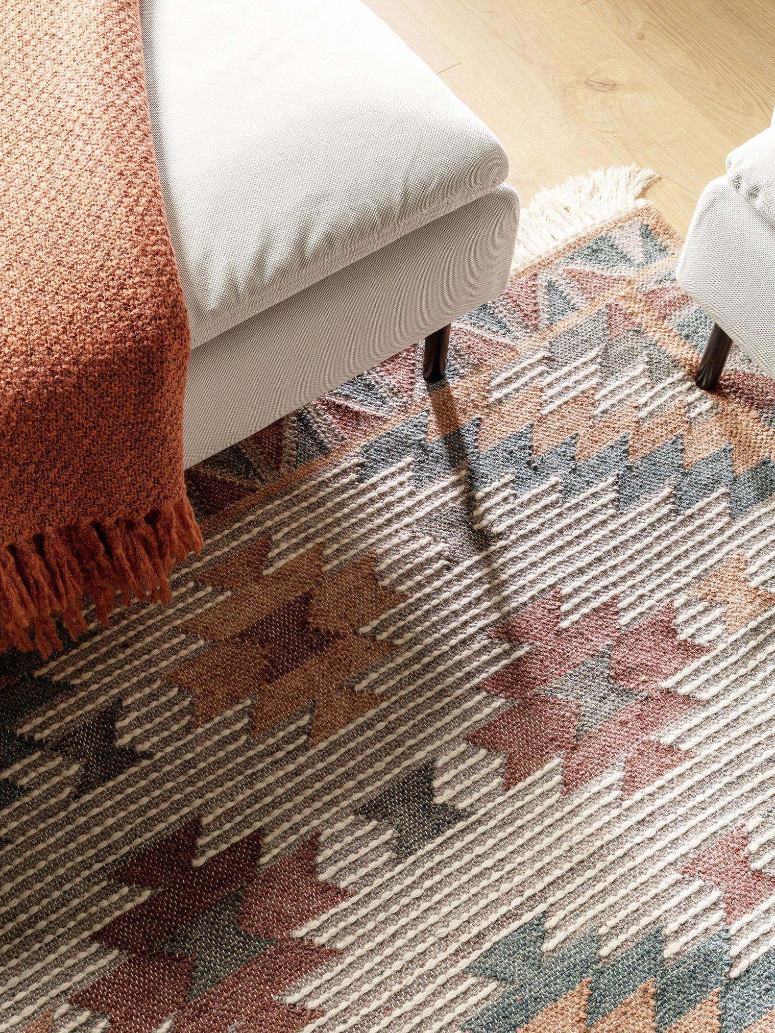 Tapijt van 70% Wol, 30% Polyester in Veelkleurig met een 1- 5 mm hoge pool van benuta Pure
