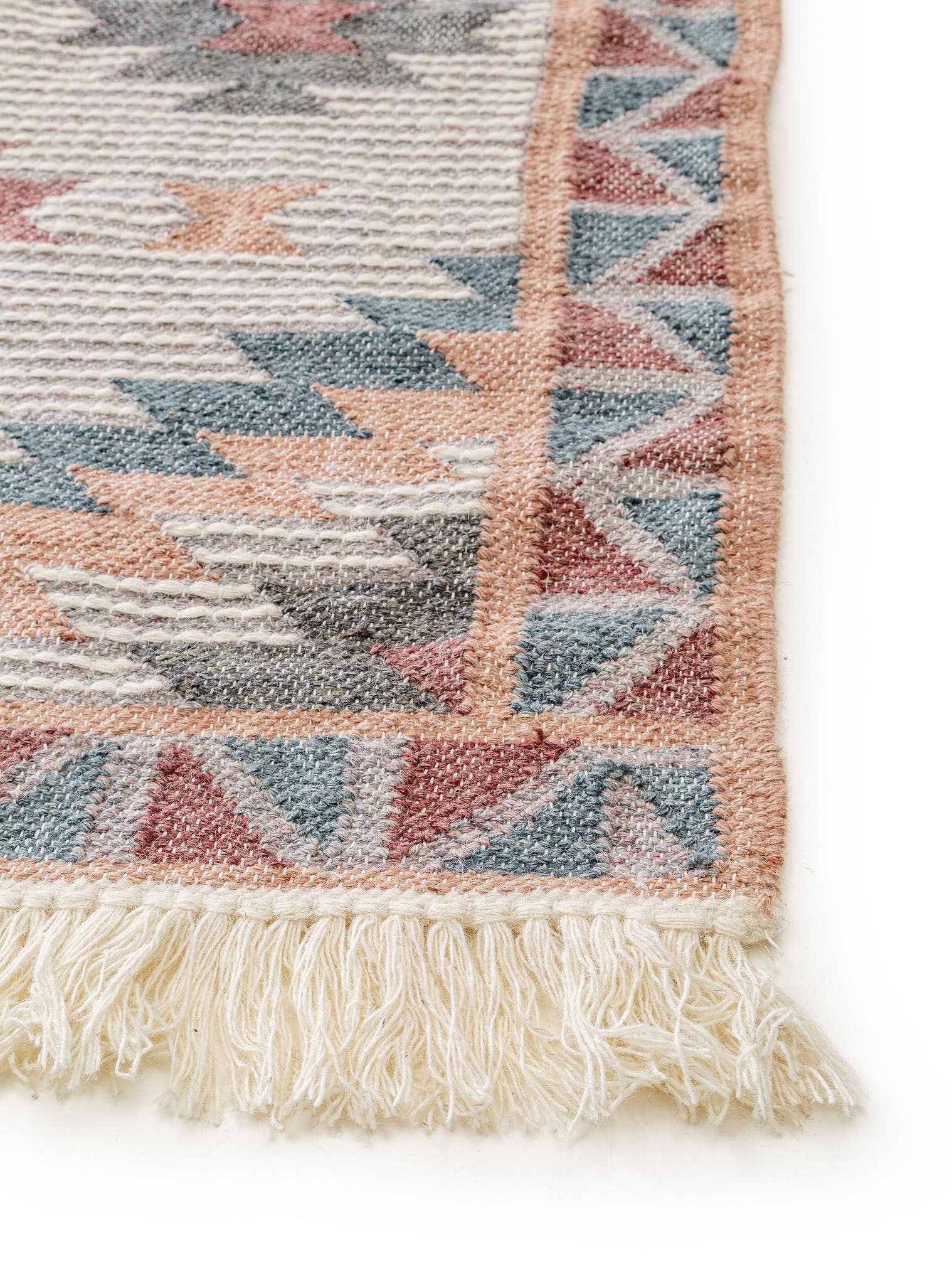 Tapijt van 70% Wol, 30% Polyester in Veelkleurig met een 1- 5 mm hoge pool van benuta Pure