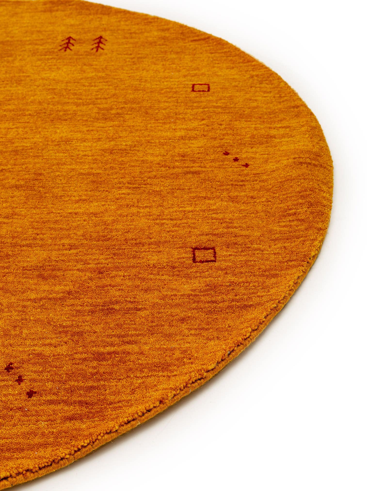 Teppich aus 100% Wolle in Gelb mit 6 bis 10 mm hohem Flor von benuta Nest