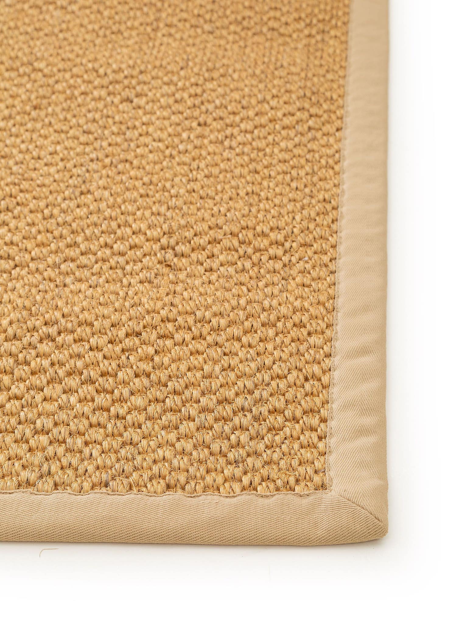 Tappeto di 100% Sisal in Beige con pelo alto 1- 5 mm da benuta Pure