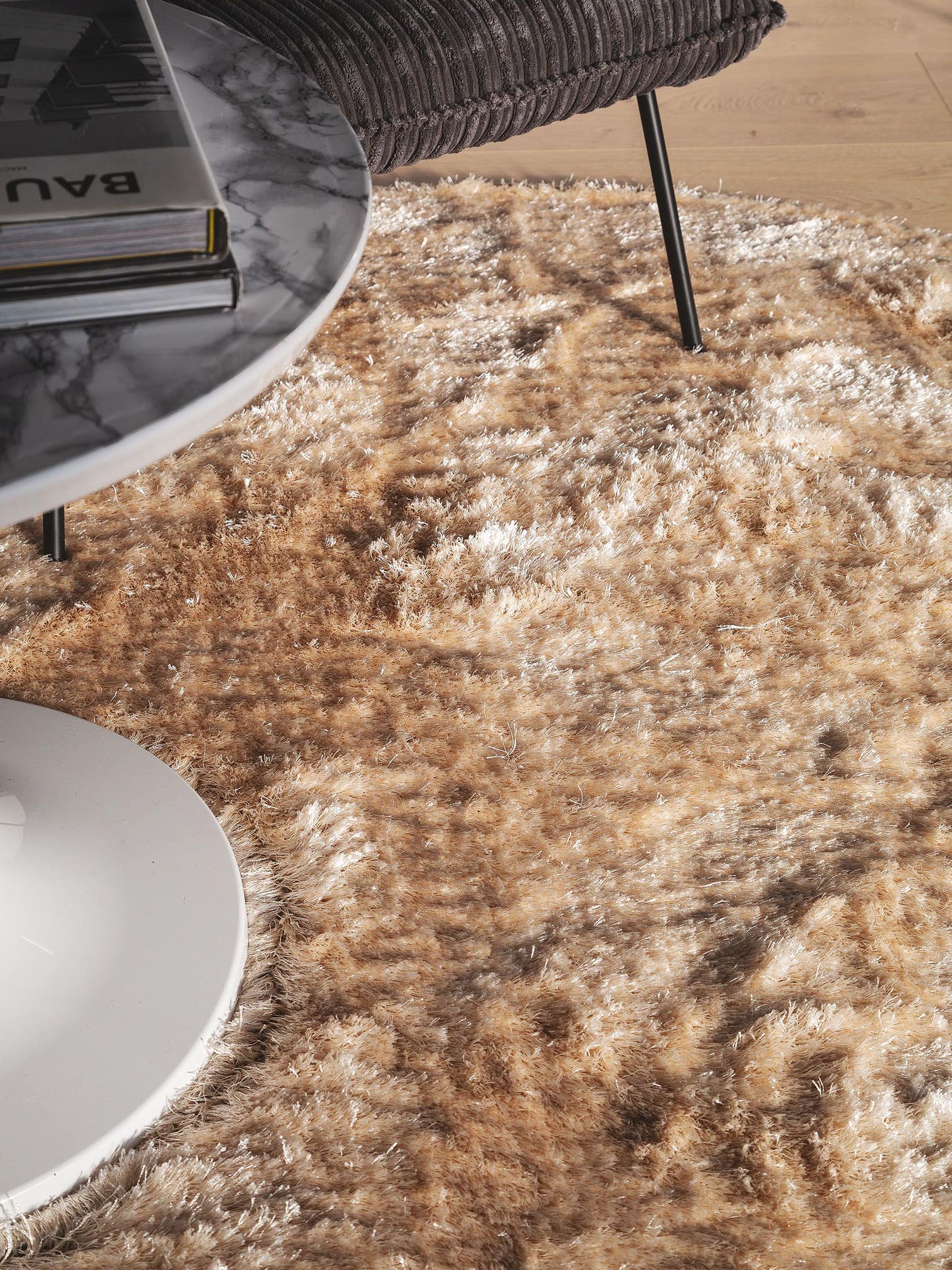 Teppich aus 100% Polyester in Beige mit 21 bis 30 mm hohem Flor von benuta