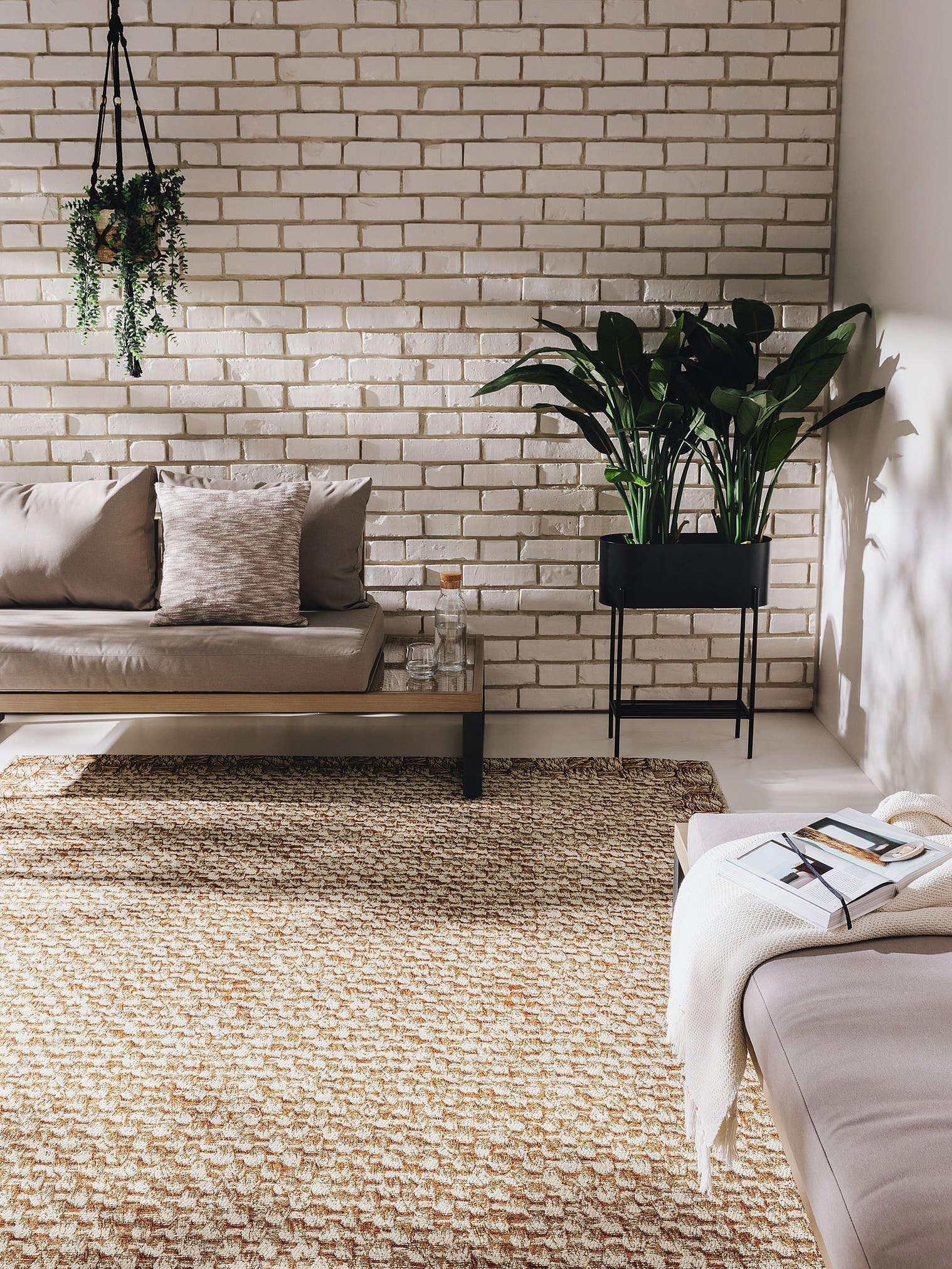Teppich aus 76% Polypropylen, 24% Polyester in Beige mit bis 5 mm hohem Flor von benuta Nest