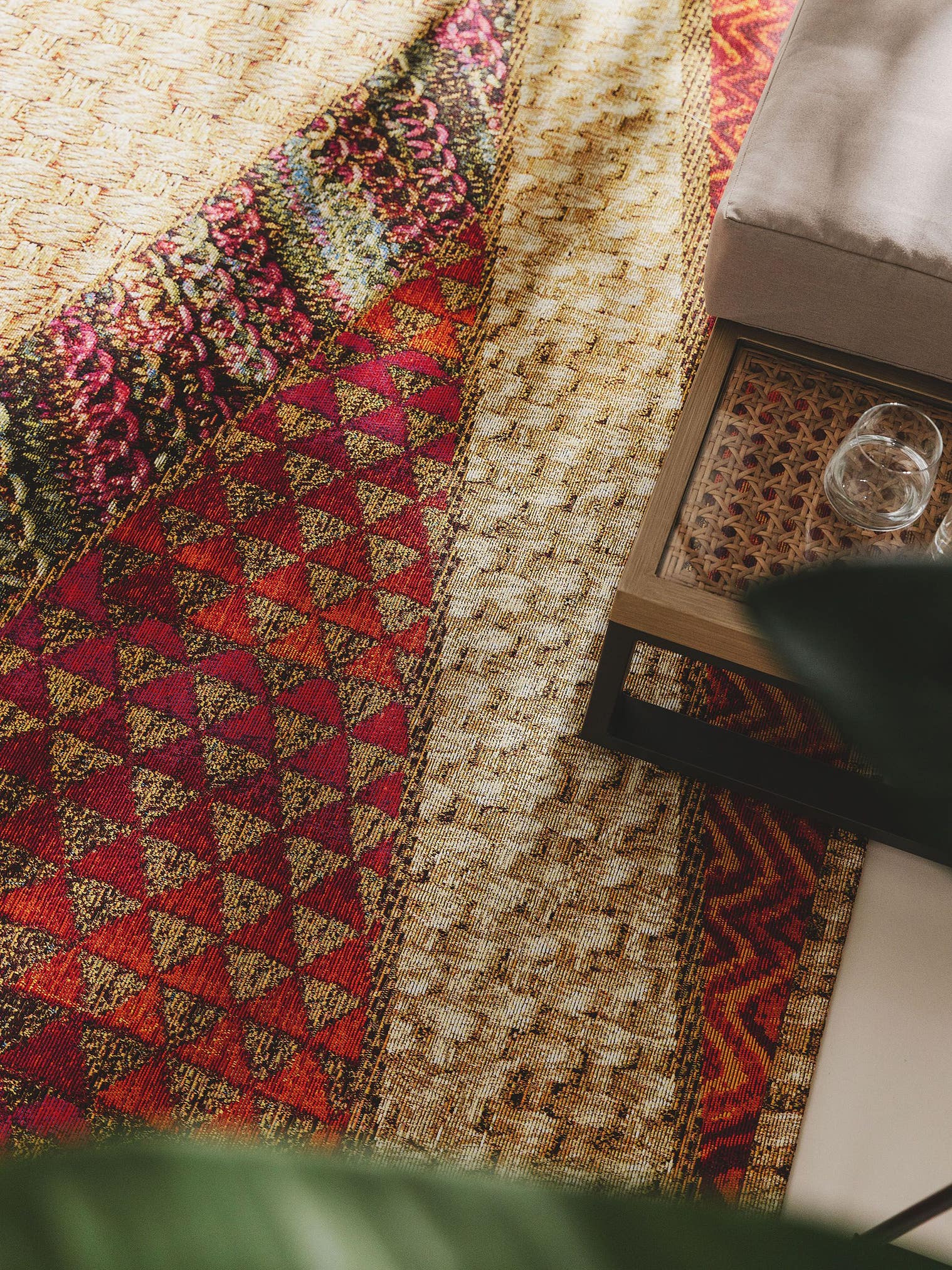 Teppich aus 76% Polypropylen, 24% Polyester in Beige mit bis 5 mm hohem Flor von benuta Nest