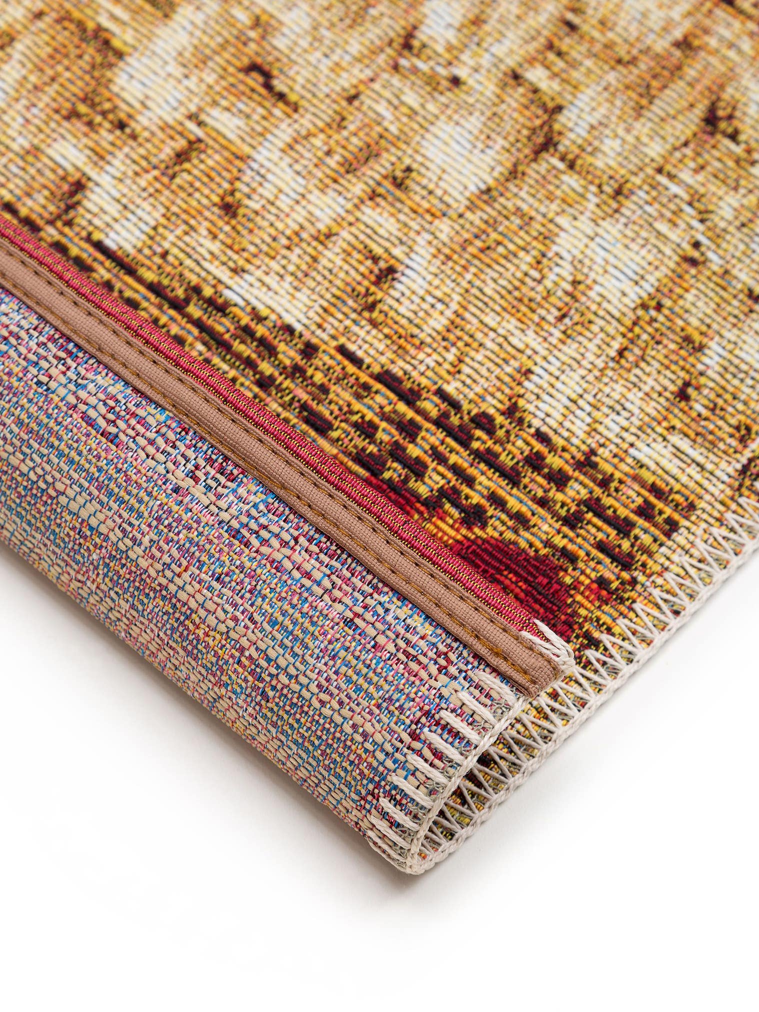 Teppich aus 76% Polypropylen, 24% Polyester in Beige mit bis 5 mm hohem Flor von benuta Nest