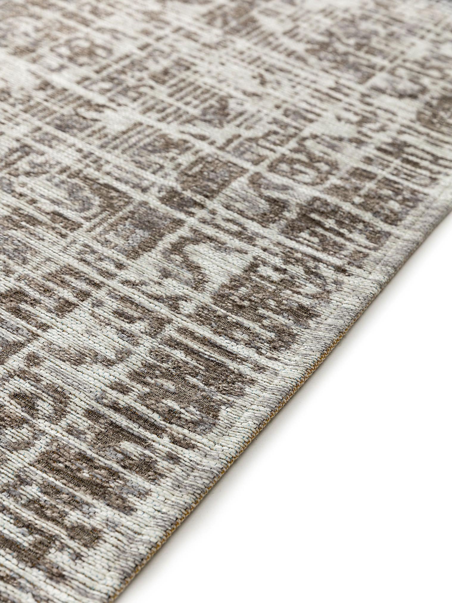 Teppich aus 55% Polyacryl, 27% Polyester, 17% Baumwolle, 1% Latex in Grau mit bis 5 mm hohem Flor von benuta Nest