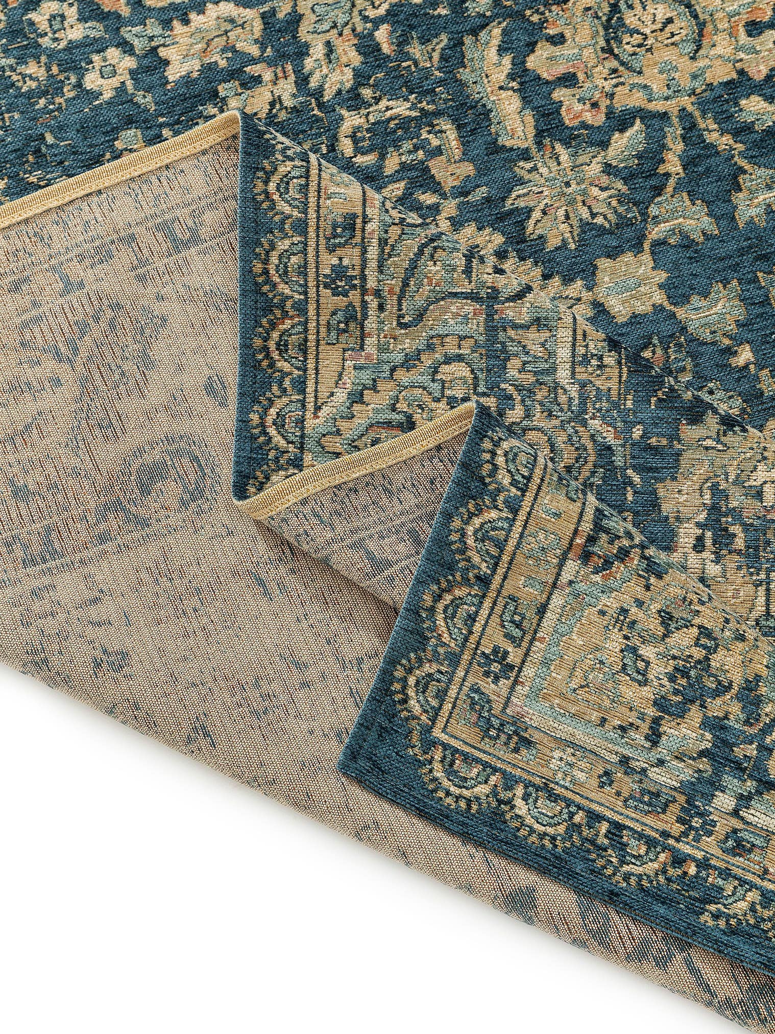Teppich aus 55% Polyacryl, 27% Polyester, 17% Baumwolle, 1% Latex in Blau mit bis 5 mm hohem Flor von benuta Nest