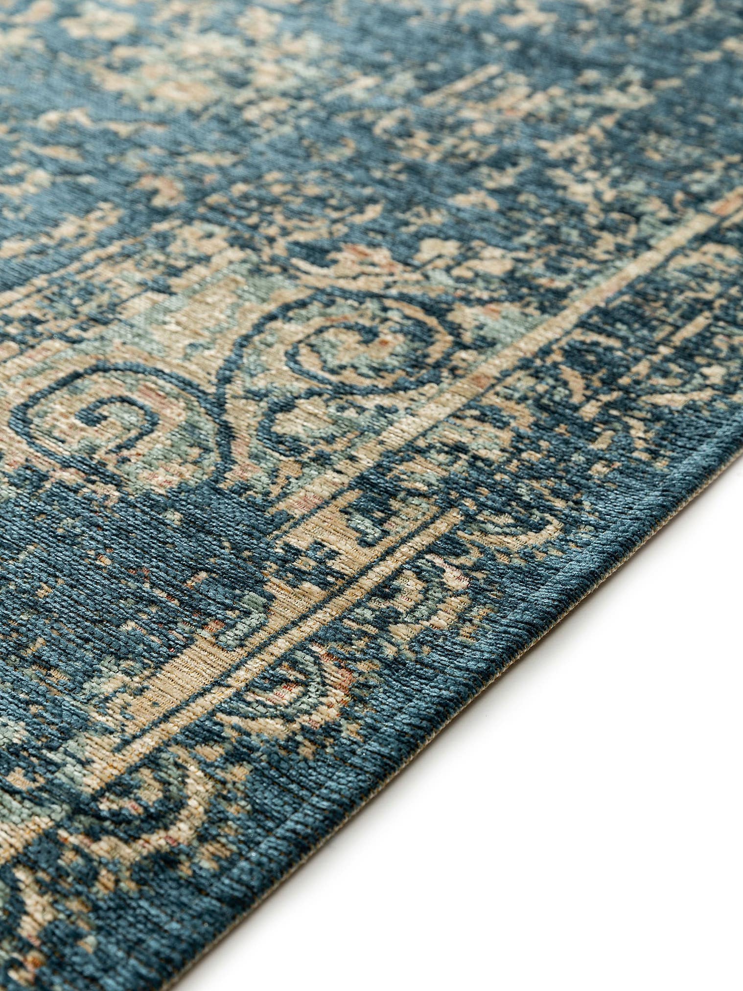 Teppich aus 55% Polyacryl, 27% Polyester, 17% Baumwolle, 1% Latex in Blau mit bis 5 mm hohem Flor von benuta Nest