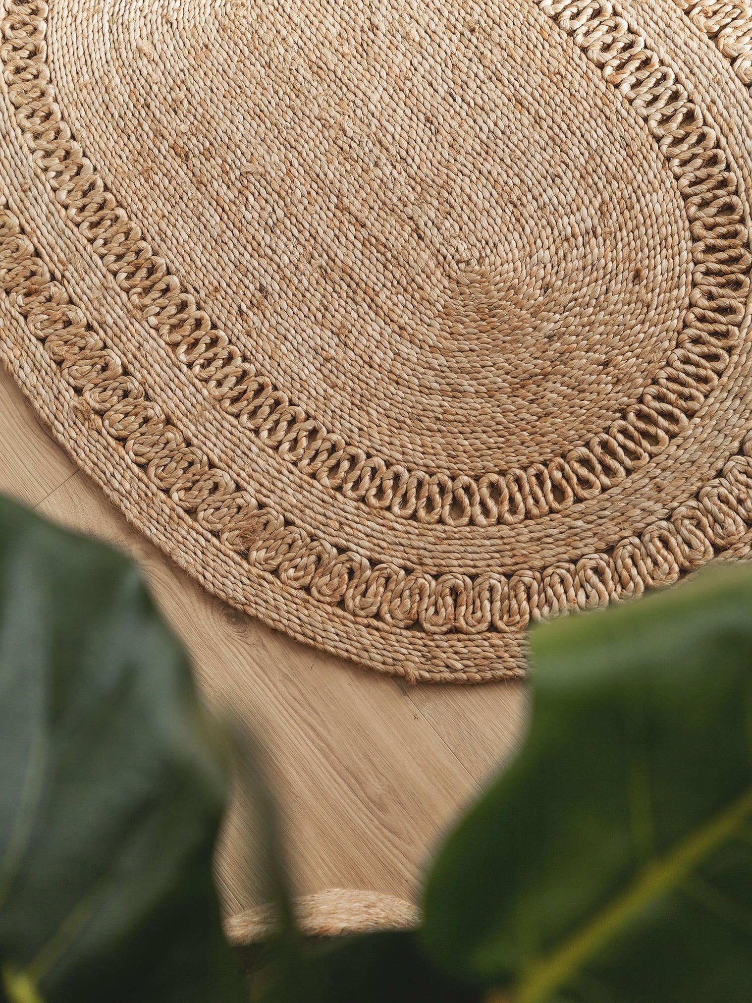 Teppich aus 100% Jute in Beige mit 6 bis 10 mm hohem Flor von benuta Pure