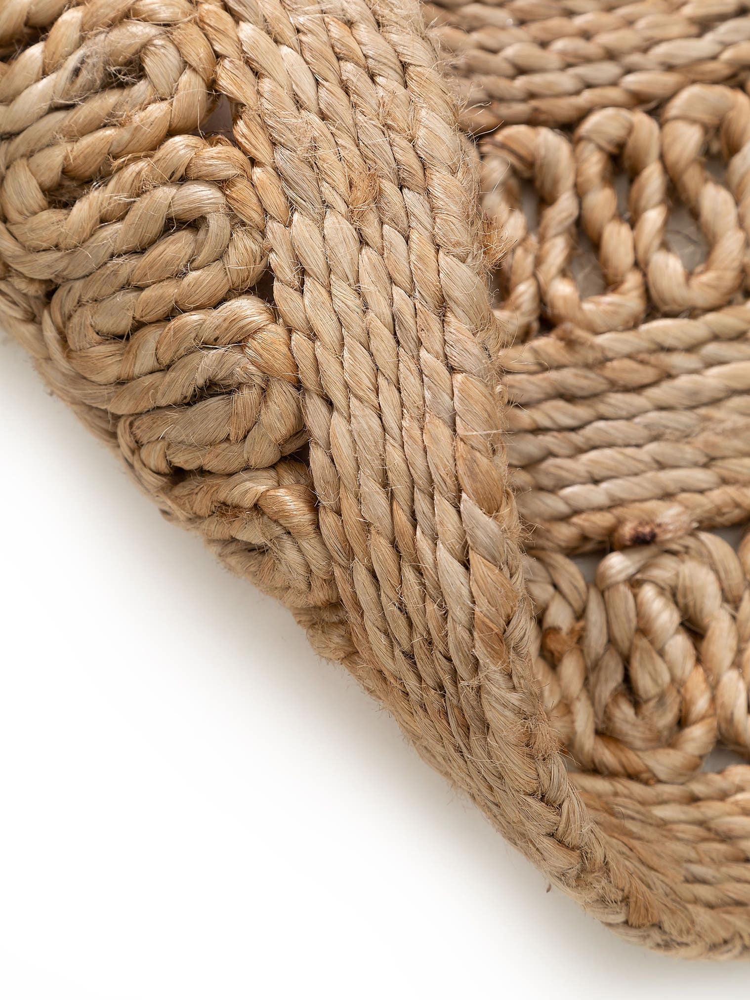 Teppich aus 100% Jute in Beige mit 6 bis 10 mm hohem Flor von benuta Pure