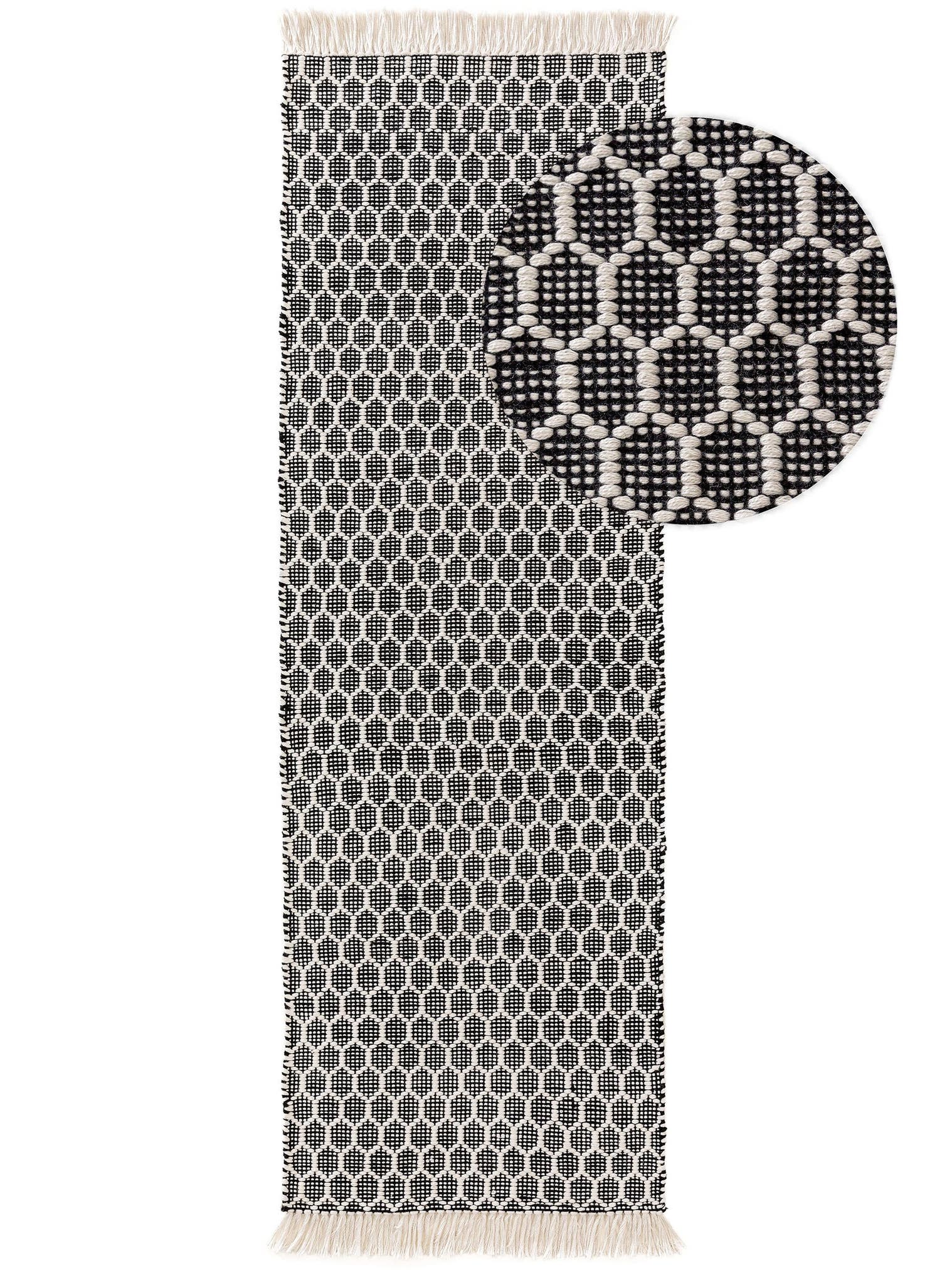 Teppich aus 100% Polyester (recyceltes PET) in Schwarz/Weiß mit bis 5 mm hohem Flor von benuta Pure