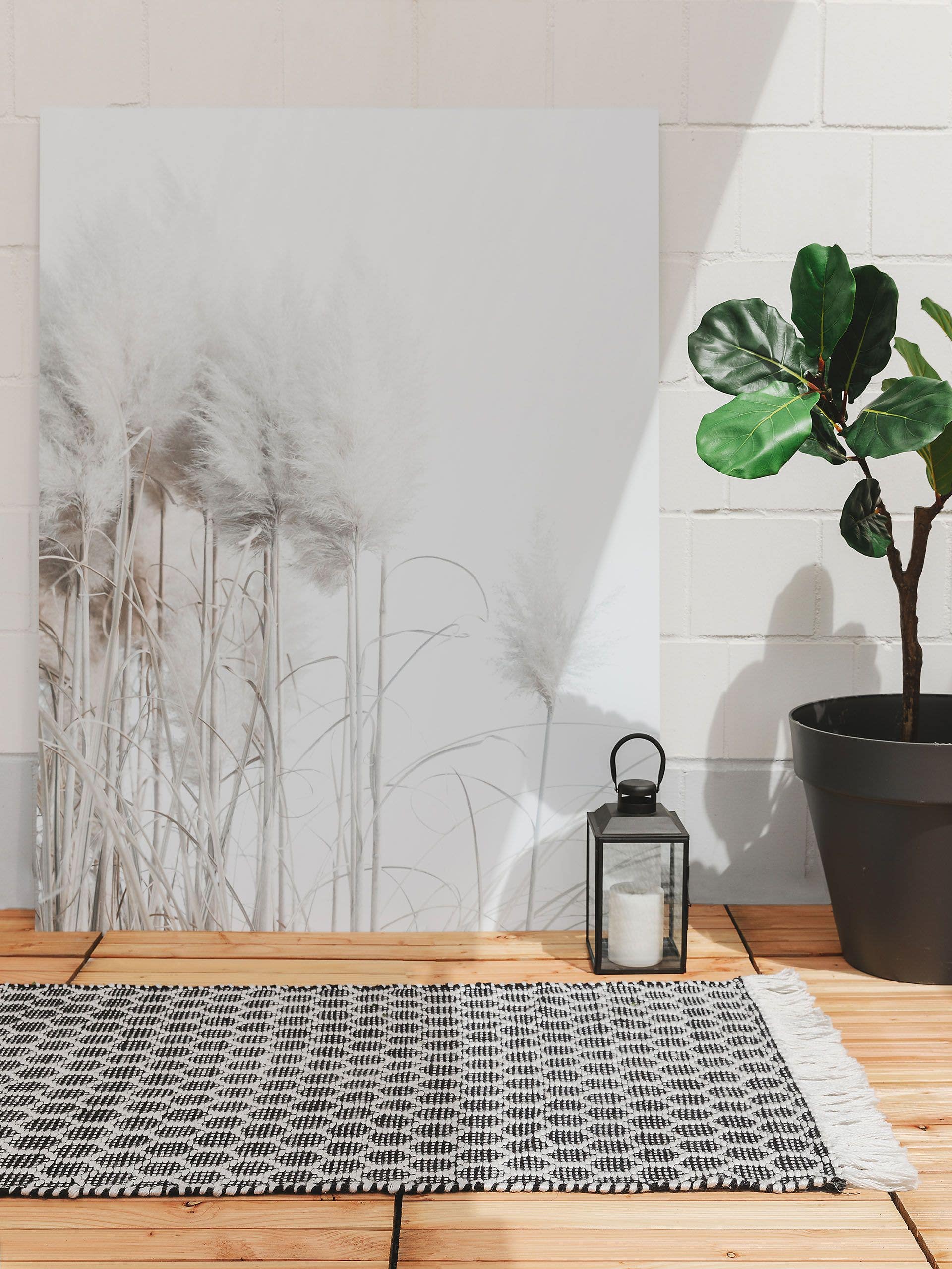 Teppe av 100 % polyester (resirkulert PET) i Svart/hvit med opptil 5 mm høy lugg fra benuta Pure