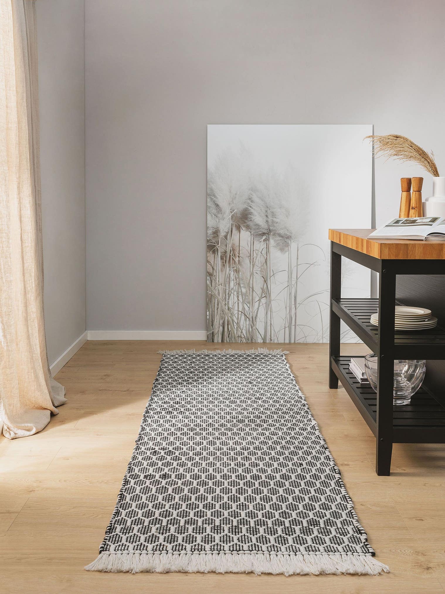 Teppich aus 100% Polyester (recyceltes PET) in Schwarz/Weiß mit bis 5 mm hohem Flor von benuta Pure