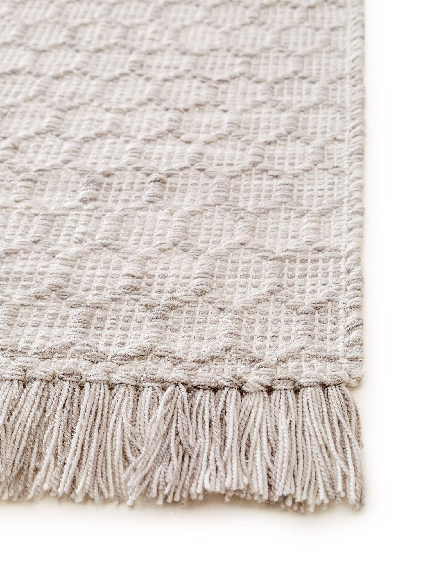 Tæppe af 100% Polyester i Grå med 1- 5 mm høj luv fra benuta Pure