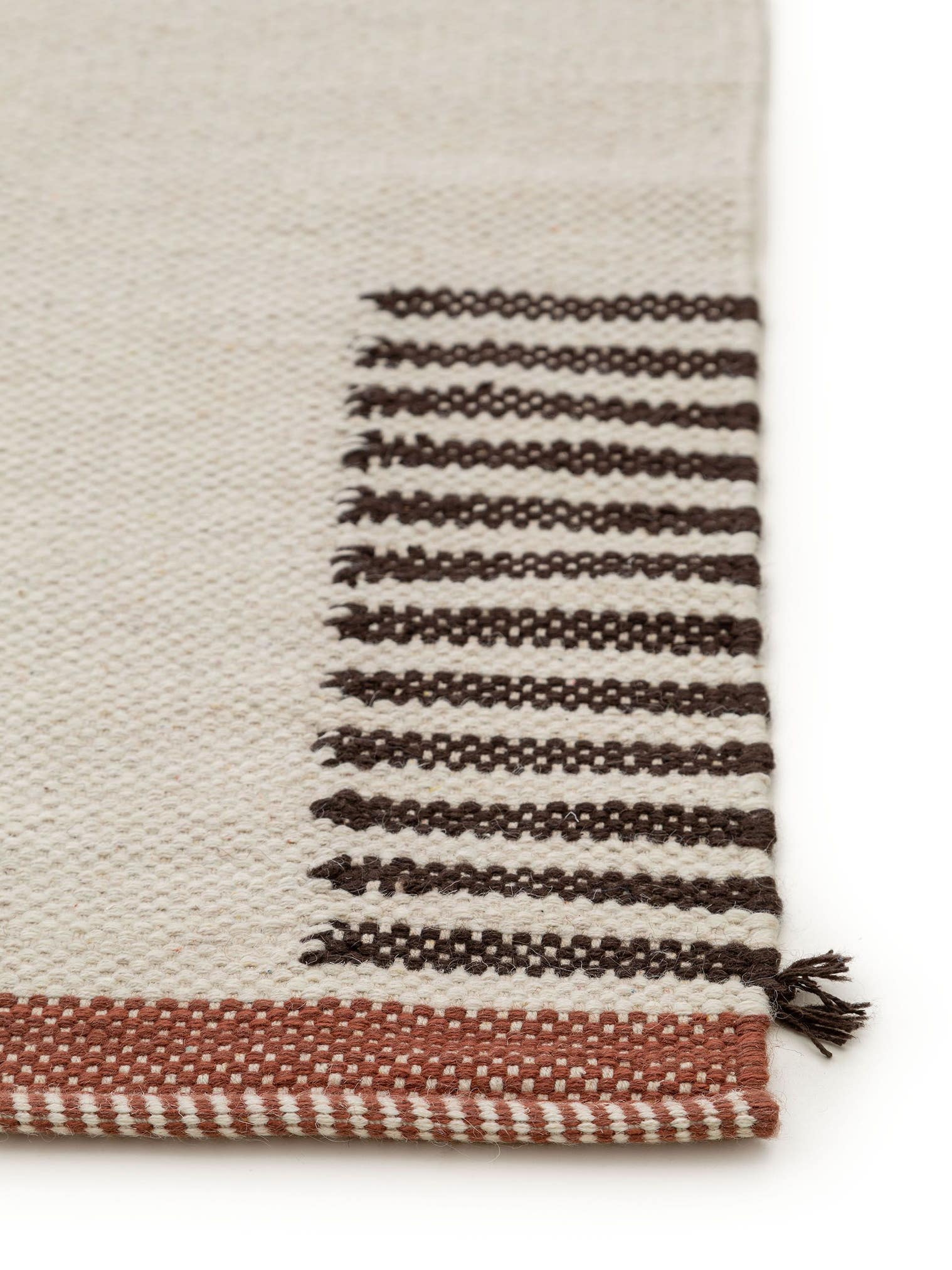 Teppich aus 55% Baumwolle, 45% Wolle in Beige mit bis 5 mm hohem Flor von benuta Nest