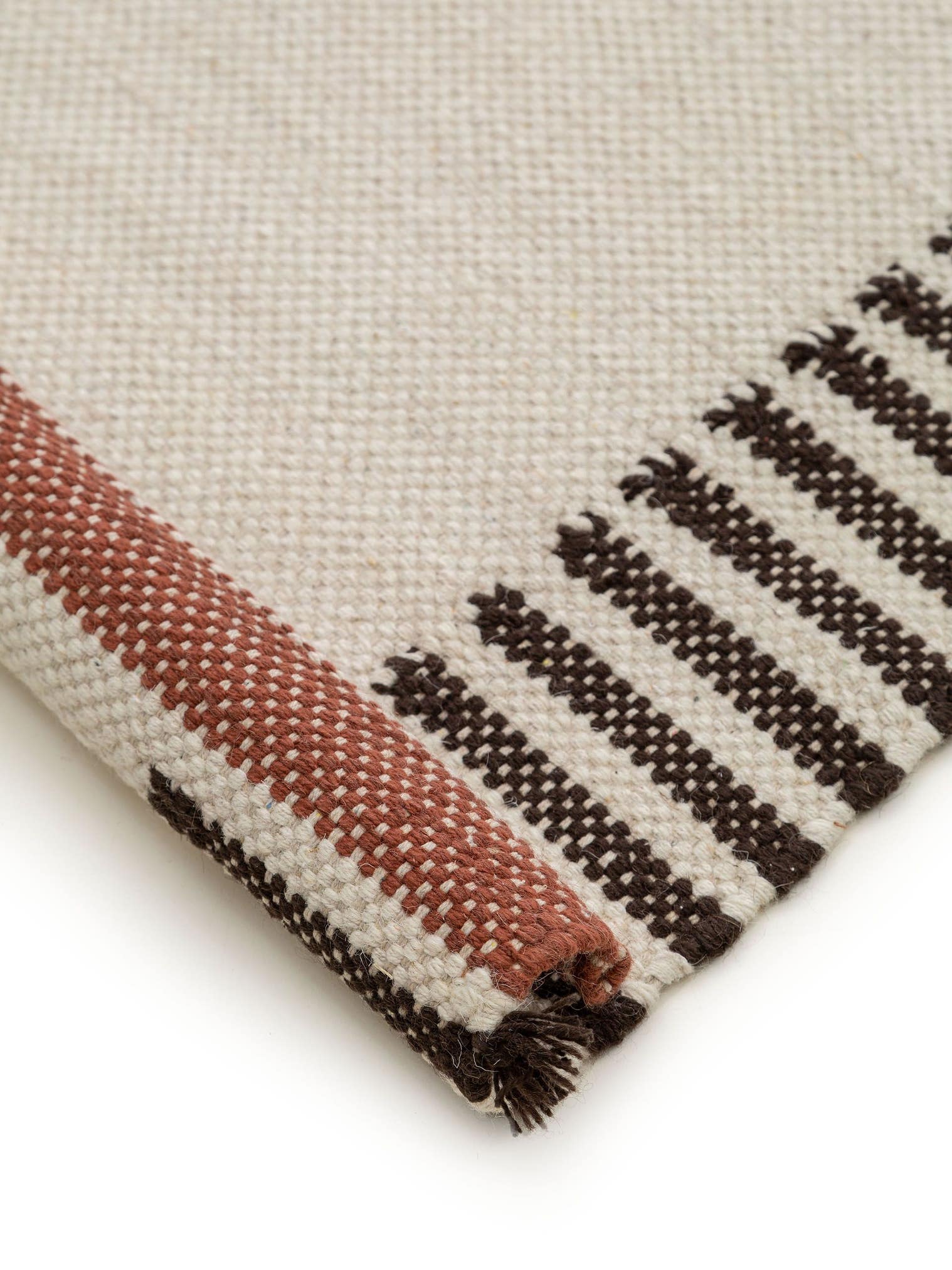 Teppich aus 55% Baumwolle, 45% Wolle in Beige mit bis 5 mm hohem Flor von benuta Nest