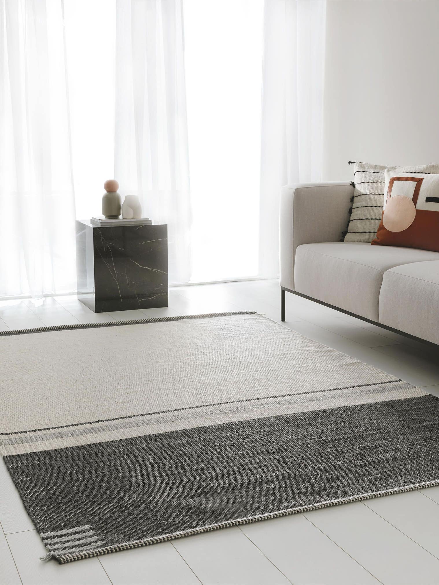 Rug made of 55% Cotton, 45% Wool in Grey with a 1- 5 mm high pile by benuta Nest