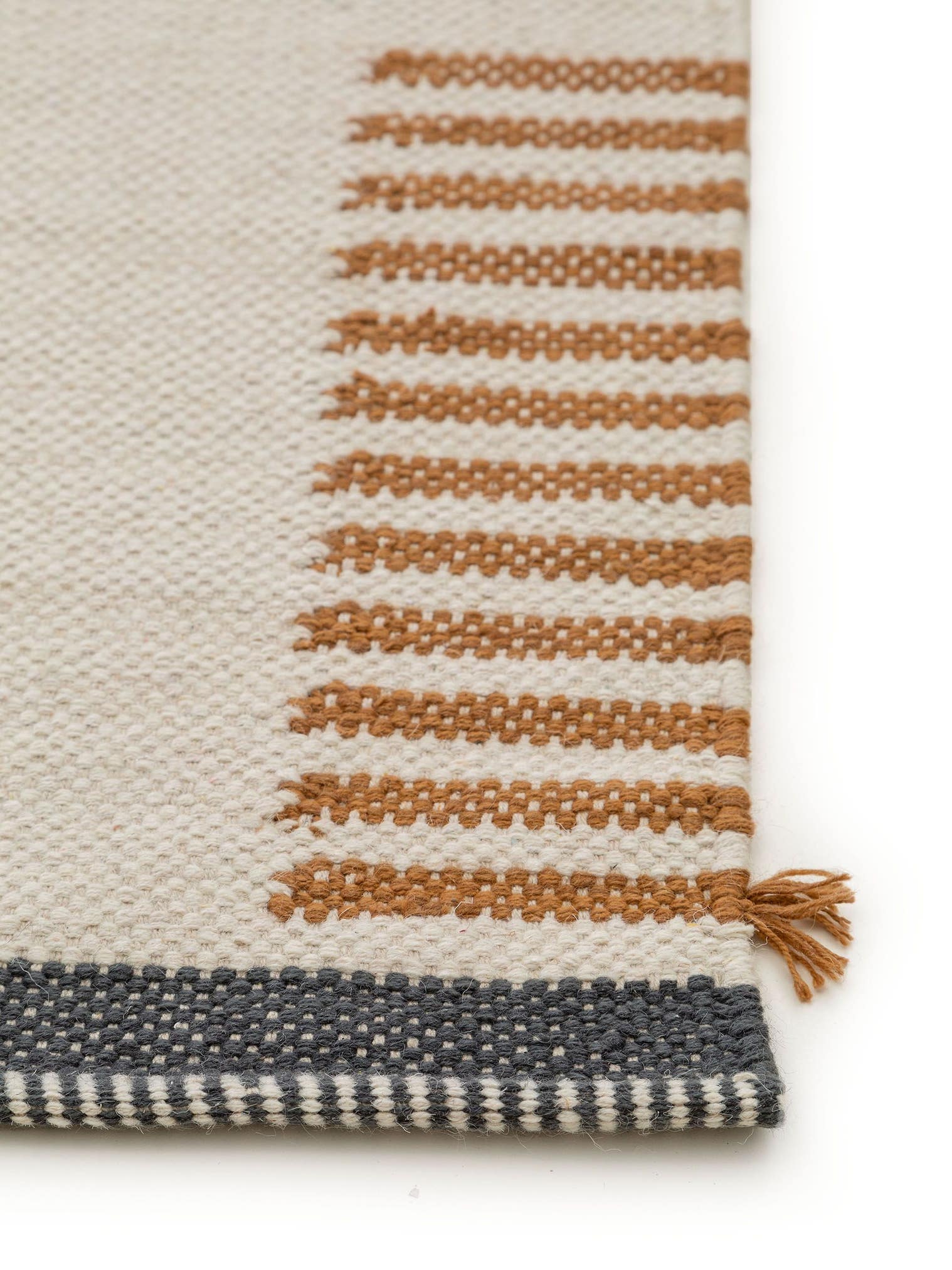 Rug made of 55% Cotton, 45% Wool in Grey with a 1- 5 mm high pile by benuta Nest