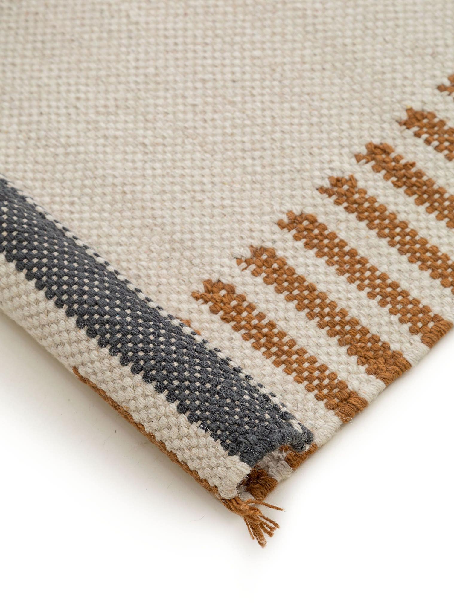 Rug made of 55% Cotton, 45% Wool in Grey with a 1- 5 mm high pile by benuta Nest