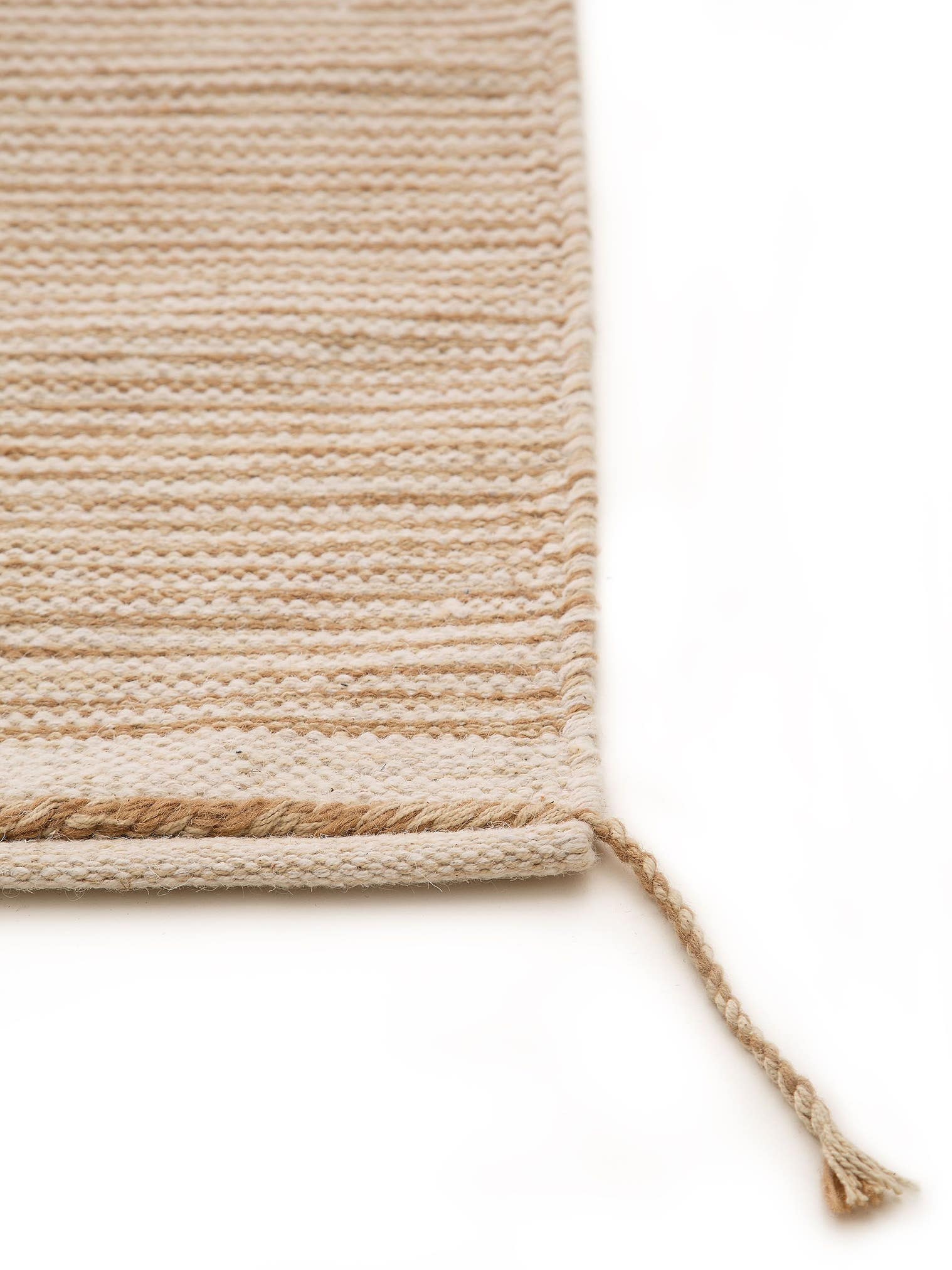 Teppich aus 50% Wolle, 50% Baumwolle in Beige mit bis 5 mm hohem Flor von benuta Pure