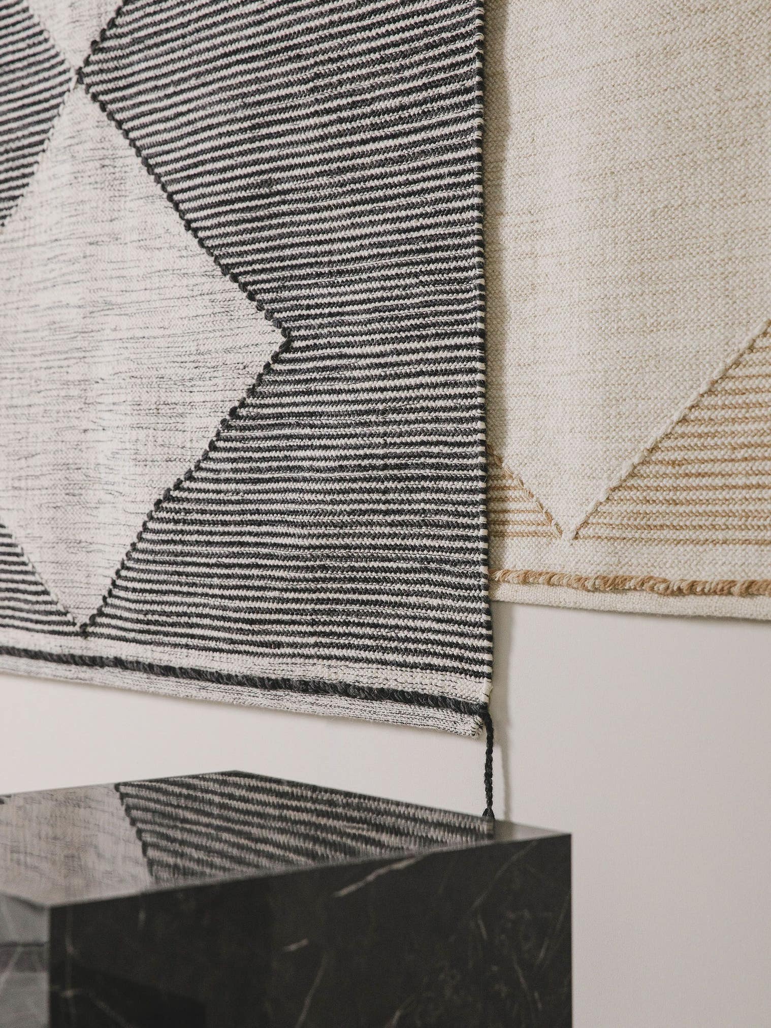 Teppich aus 50% Wolle, 50% Baumwolle in Beige mit bis 5 mm hohem Flor von benuta Pure