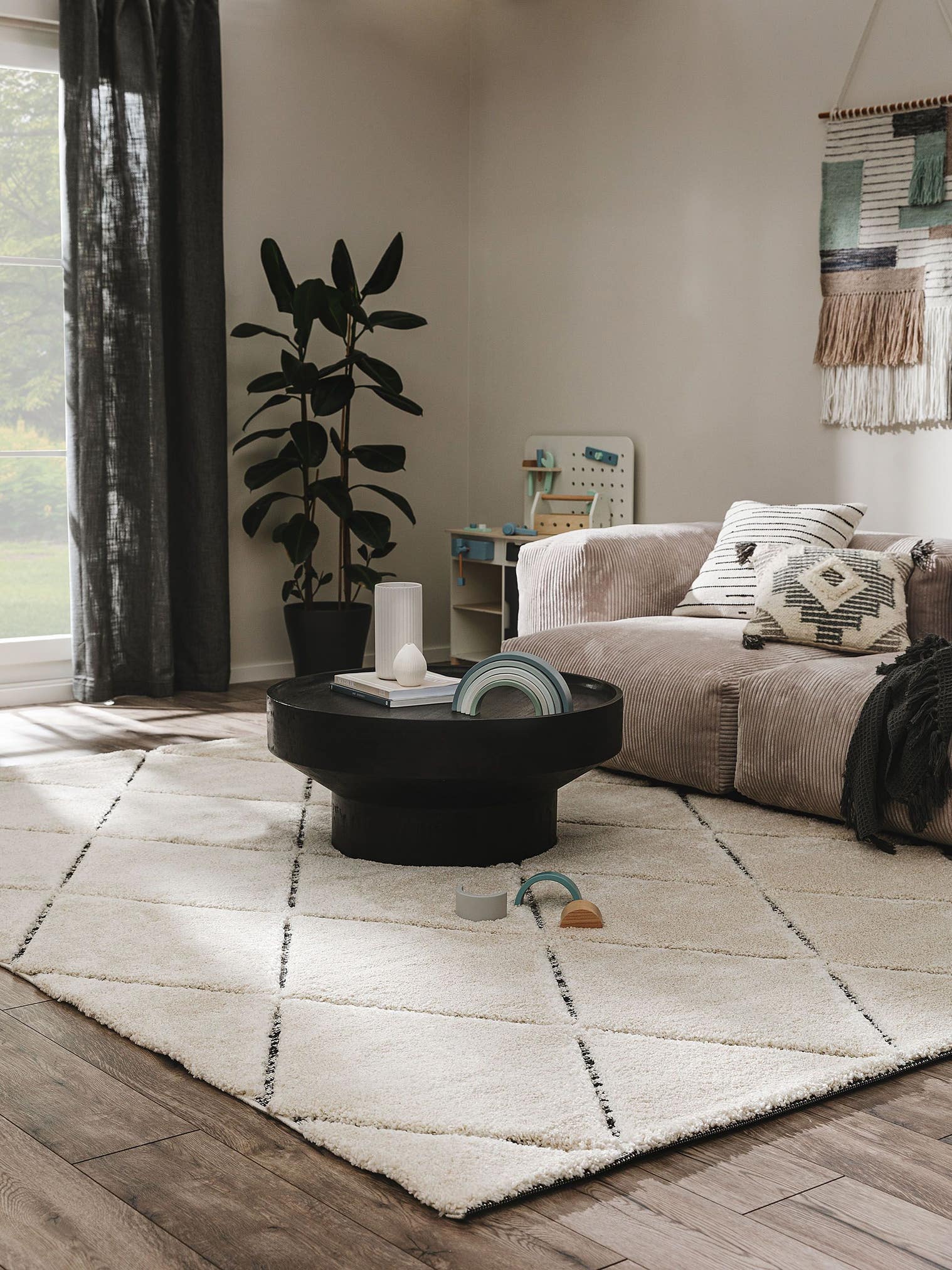 Teppich aus 100% Polypropylen in Beige mit 21 bis 30 mm hohem Flor von benuta Nest