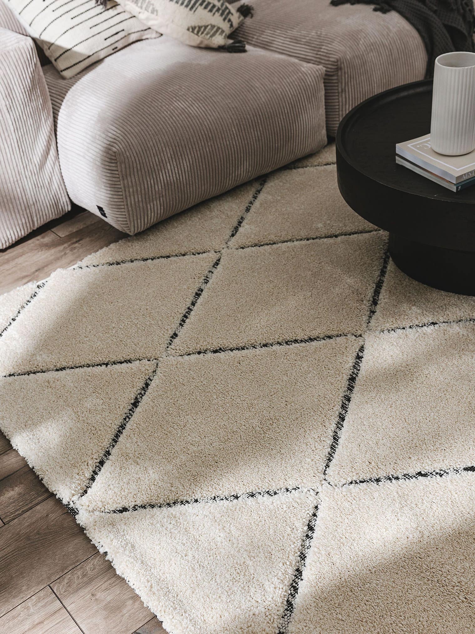 Teppich aus 100% Polypropylen in Beige mit 21 bis 30 mm hohem Flor von benuta Nest