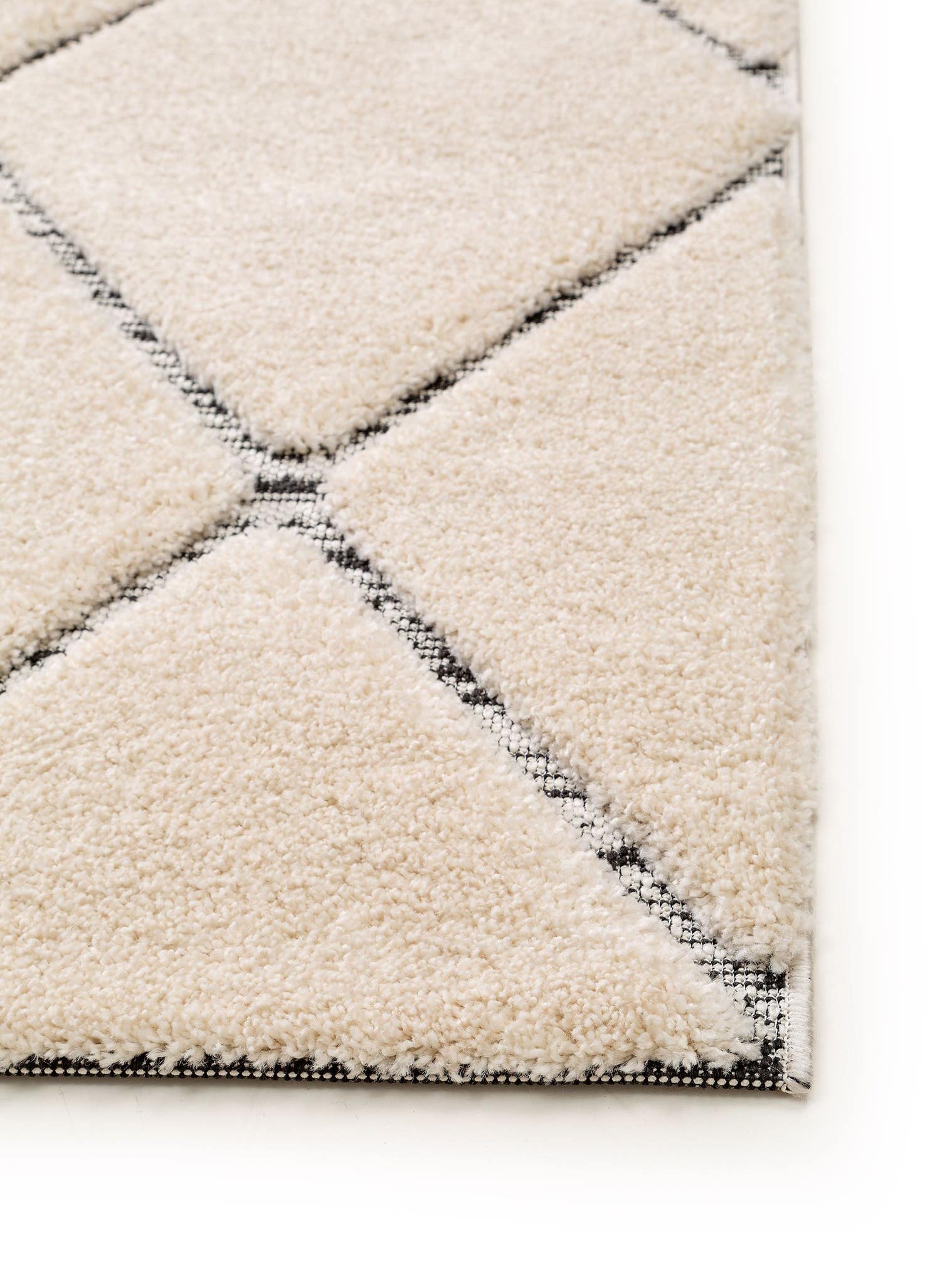 Teppich aus 100% Polypropylen in Beige mit 21 bis 30 mm hohem Flor von benuta Nest