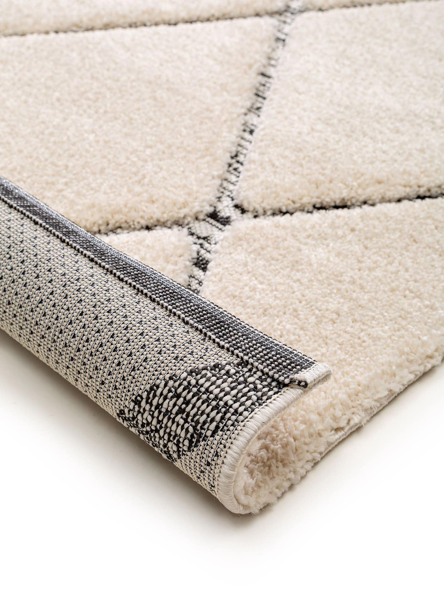 Teppich aus 100% Polypropylen in Beige mit 21 bis 30 mm hohem Flor von benuta Nest