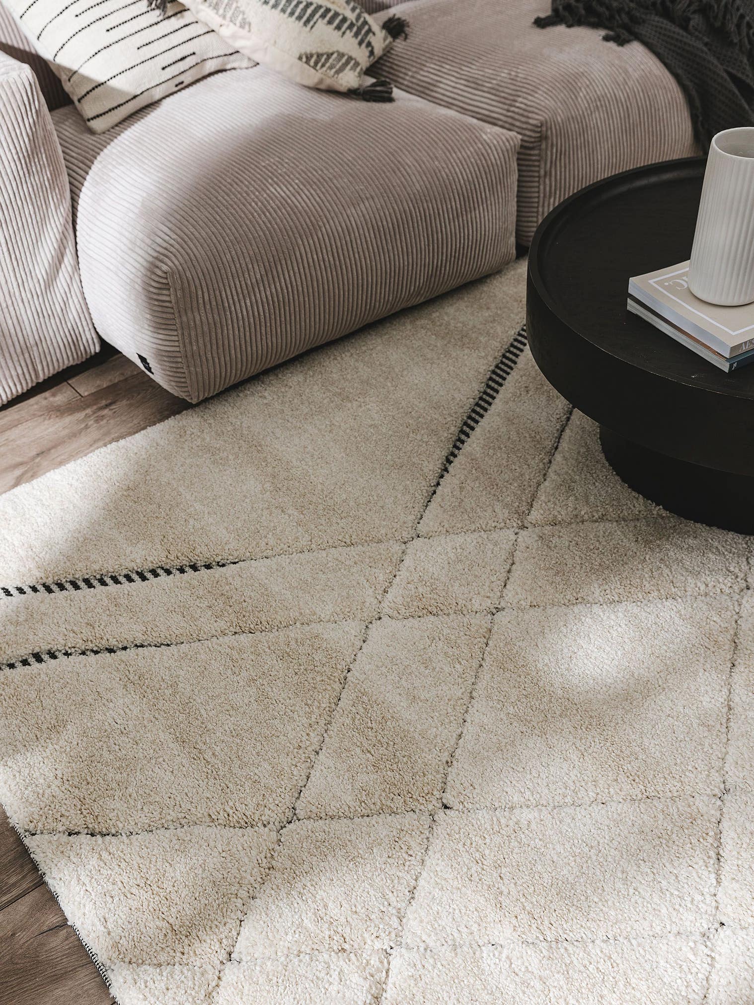 Tapis en 100% Polypropylène en Beige avec une pile de 21 - 30 mm de hauteur de benuta Nest