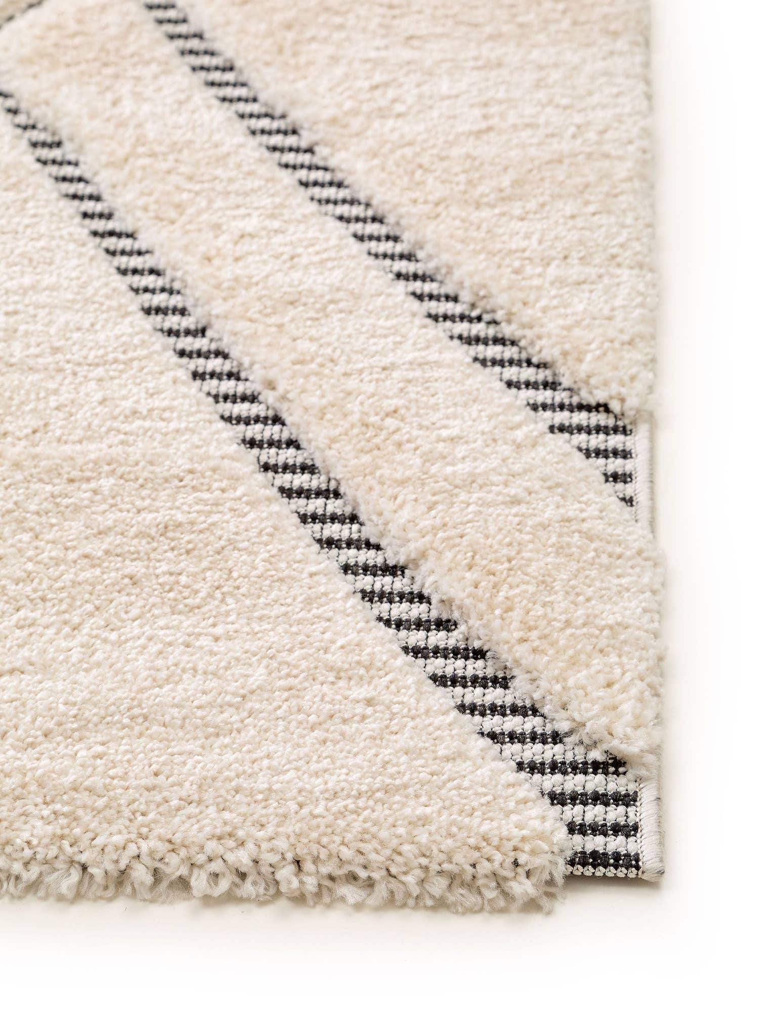 Teppich aus 100% Polypropylen in Beige mit 21 bis 30 mm hohem Flor von benuta Nest