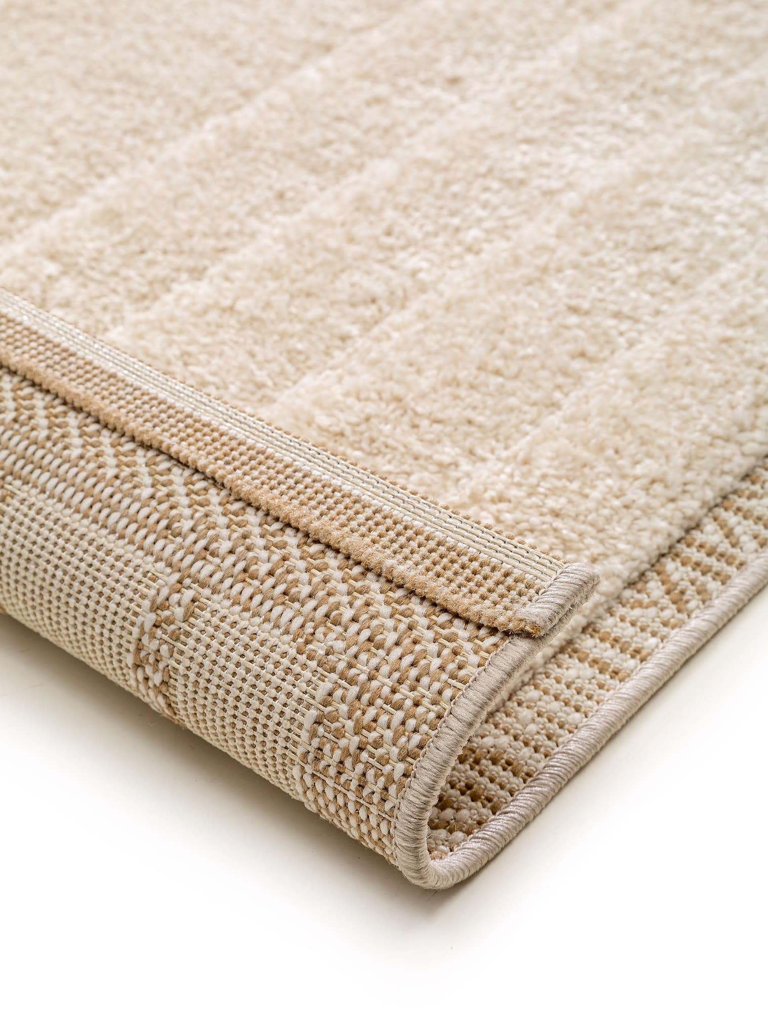 Matto 100% polypropeeniaa värissä Beige 21-30 mm korkealla nukalla merkiltä benuta Nest