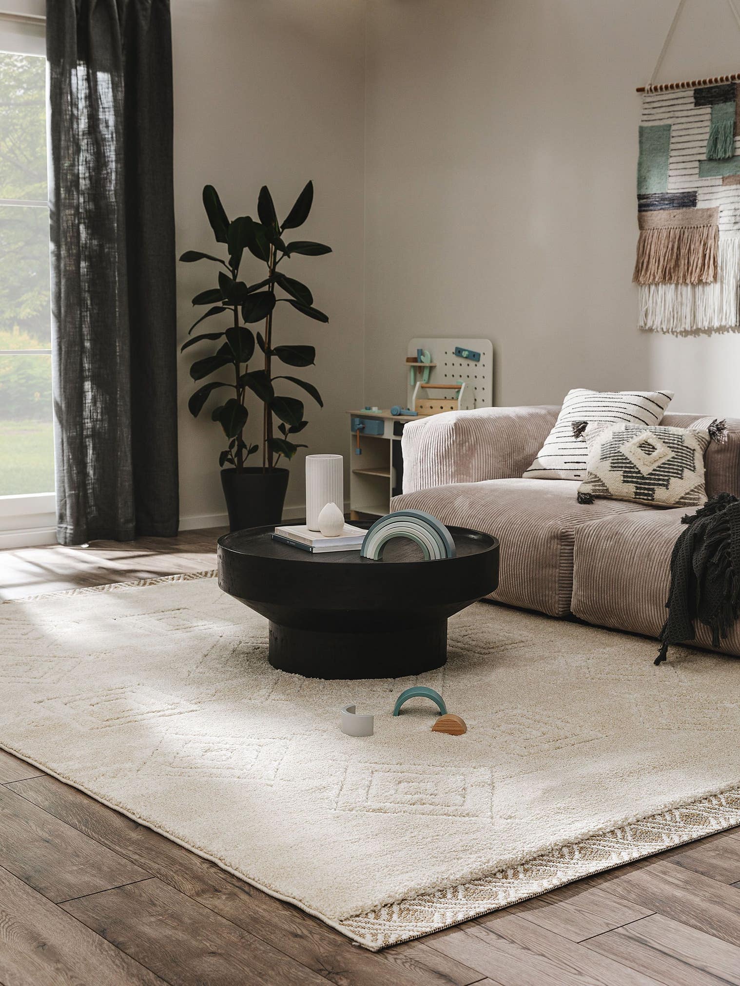 Teppich aus 100% Polypropylen in Beige mit 21 bis 30 mm hohem Flor von benuta Nest