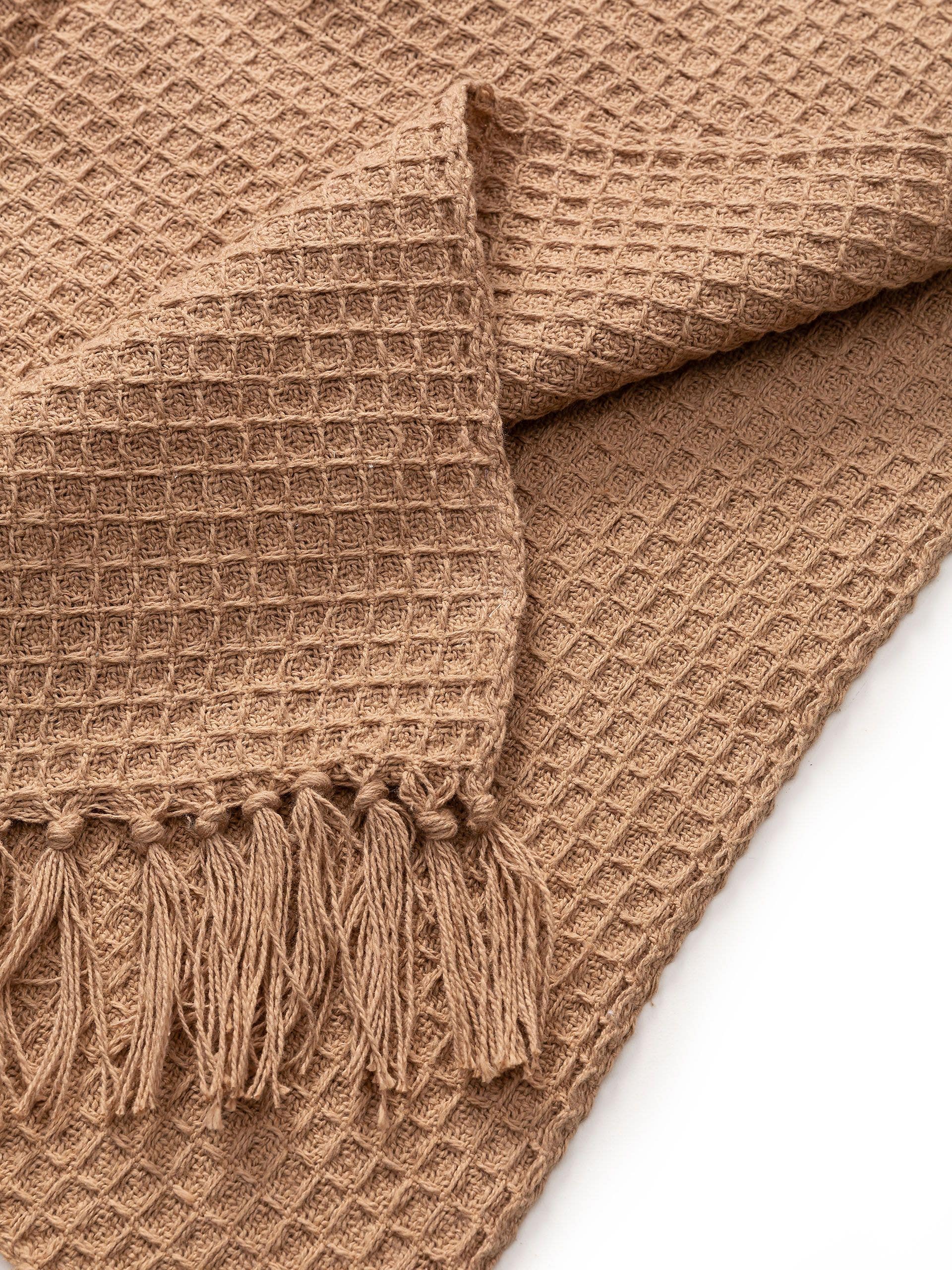 Cotton blanket Amalia Light Brown in Relief design made of 100% Cotton by benuta Pure